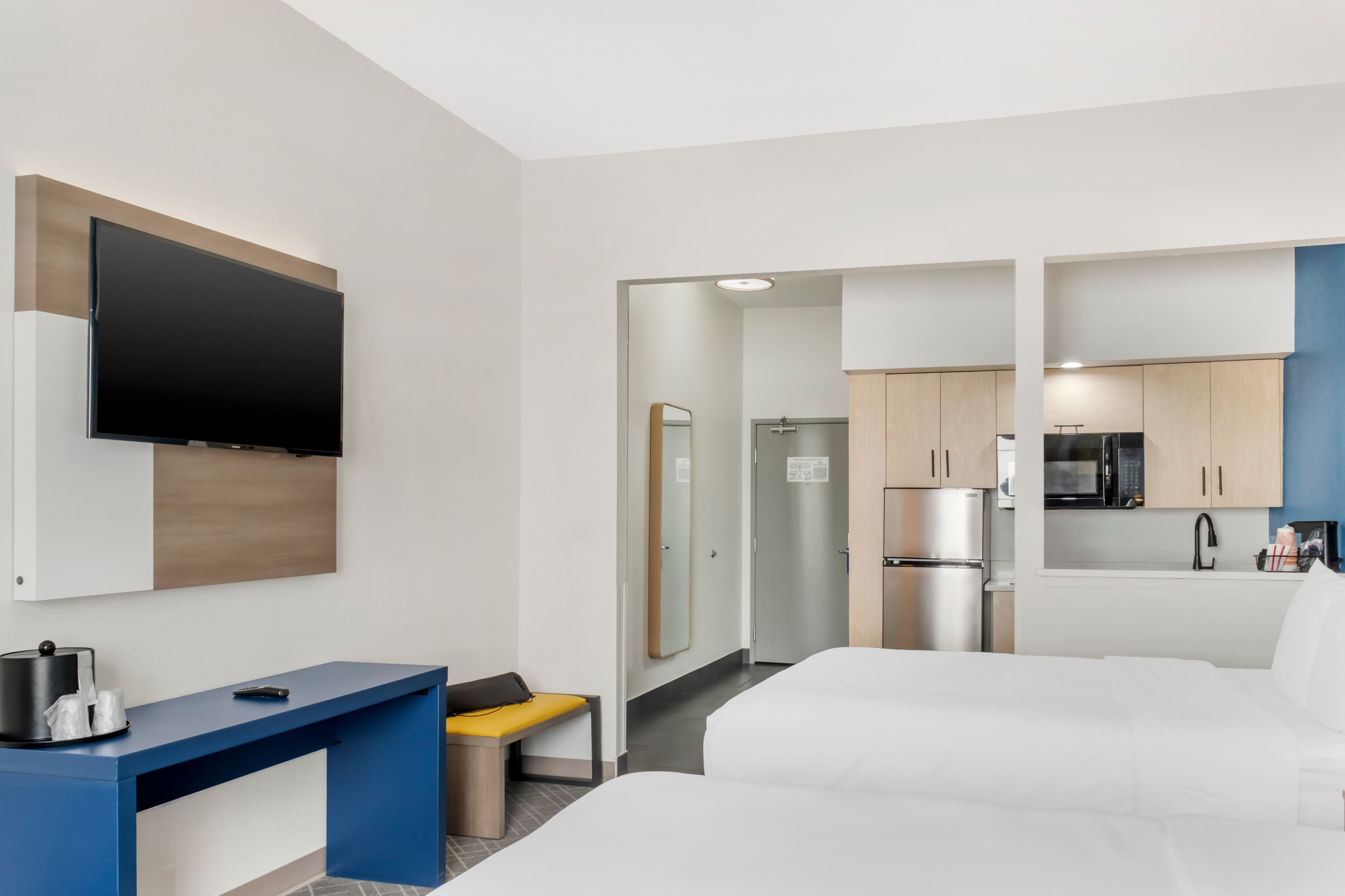 Comfort Inn & Suites El Paso I-10 Airport Area — 8