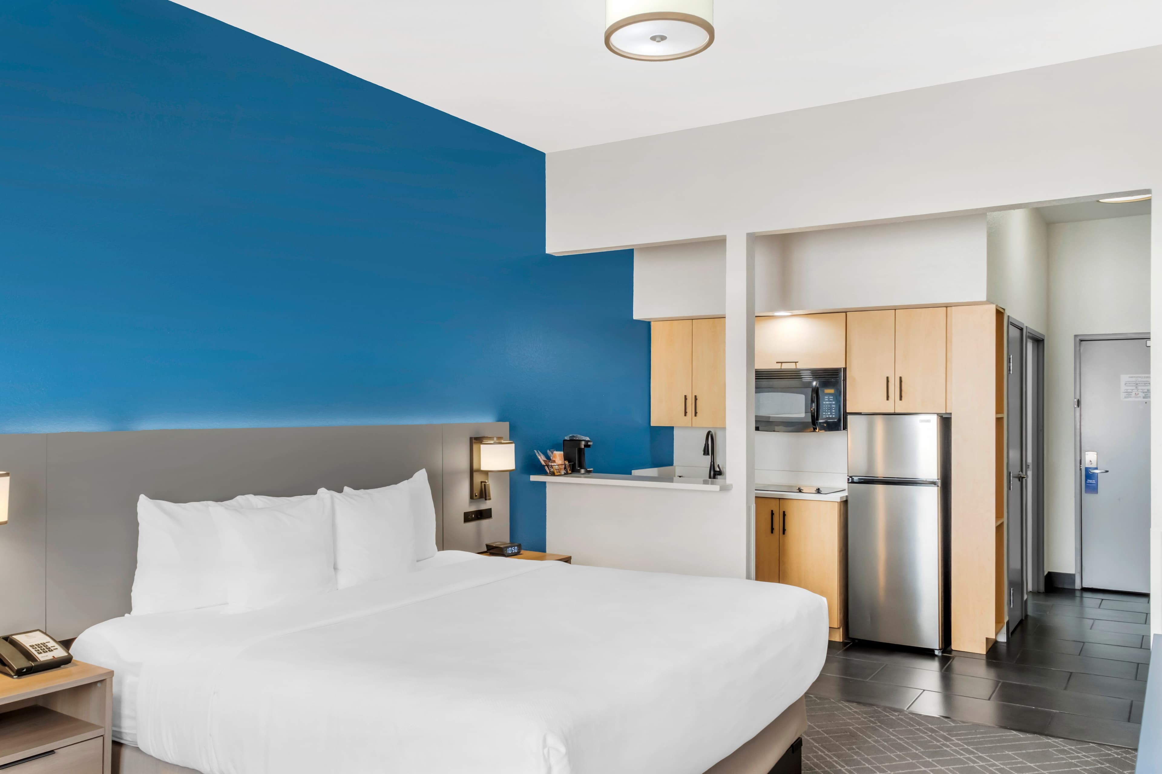 Comfort Inn & Suites El Paso I-10 Airport Area — 12