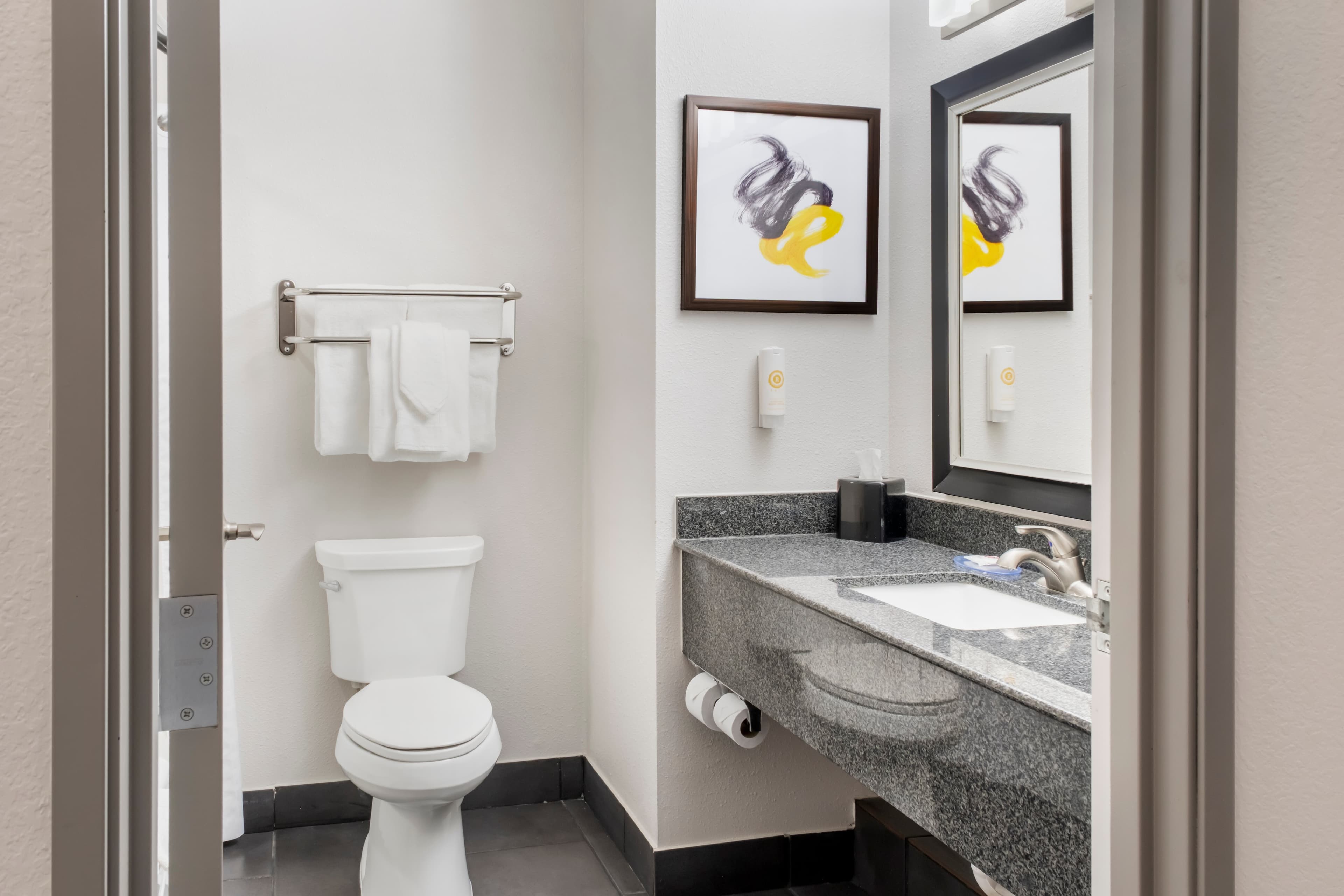 Comfort Inn & Suites El Paso I-10 Airport Area — 14