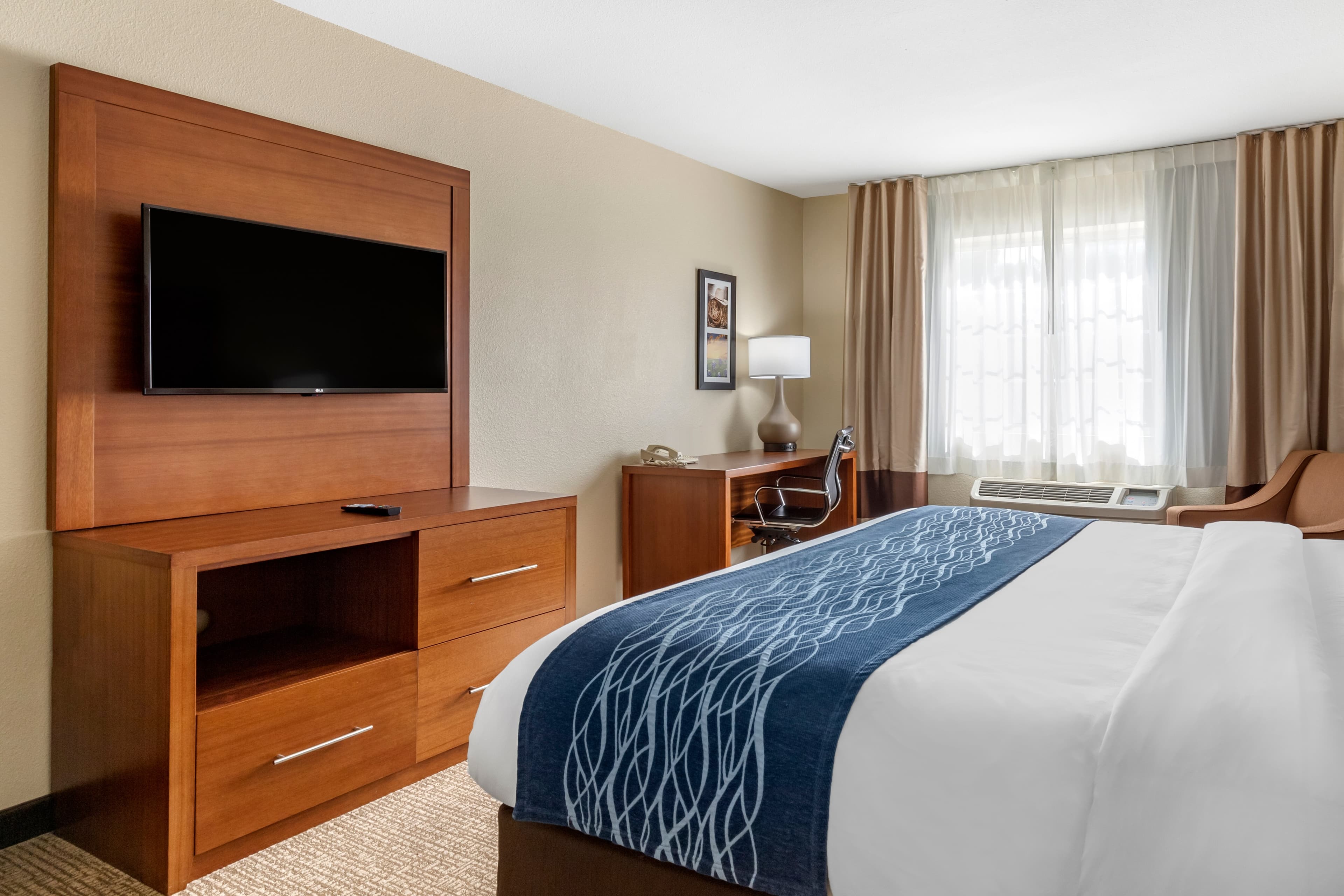 Comfort Inn & Suites Texas Hill Country — 16