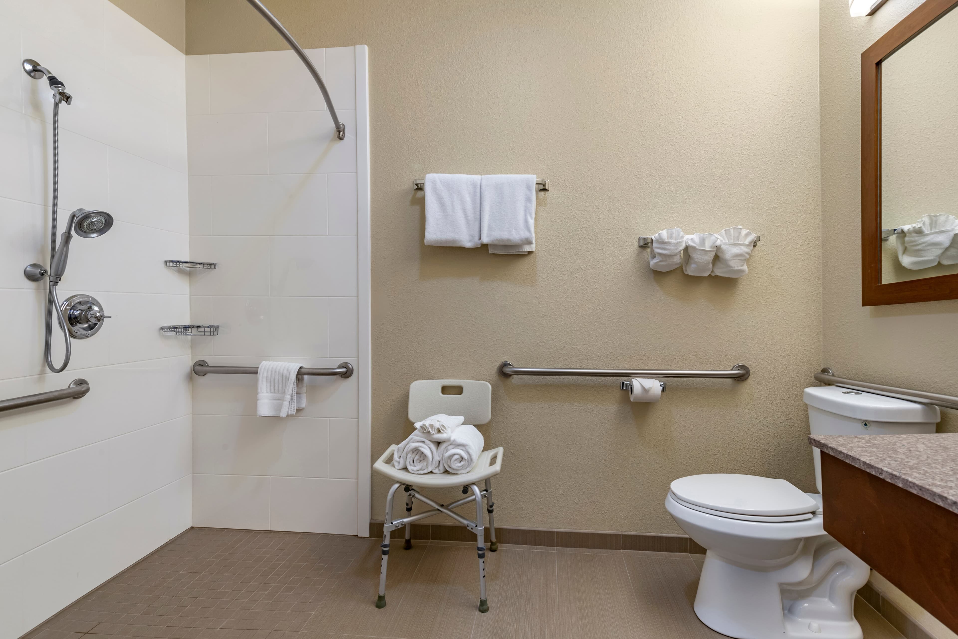 Comfort Inn & Suites Texas Hill Country — 11