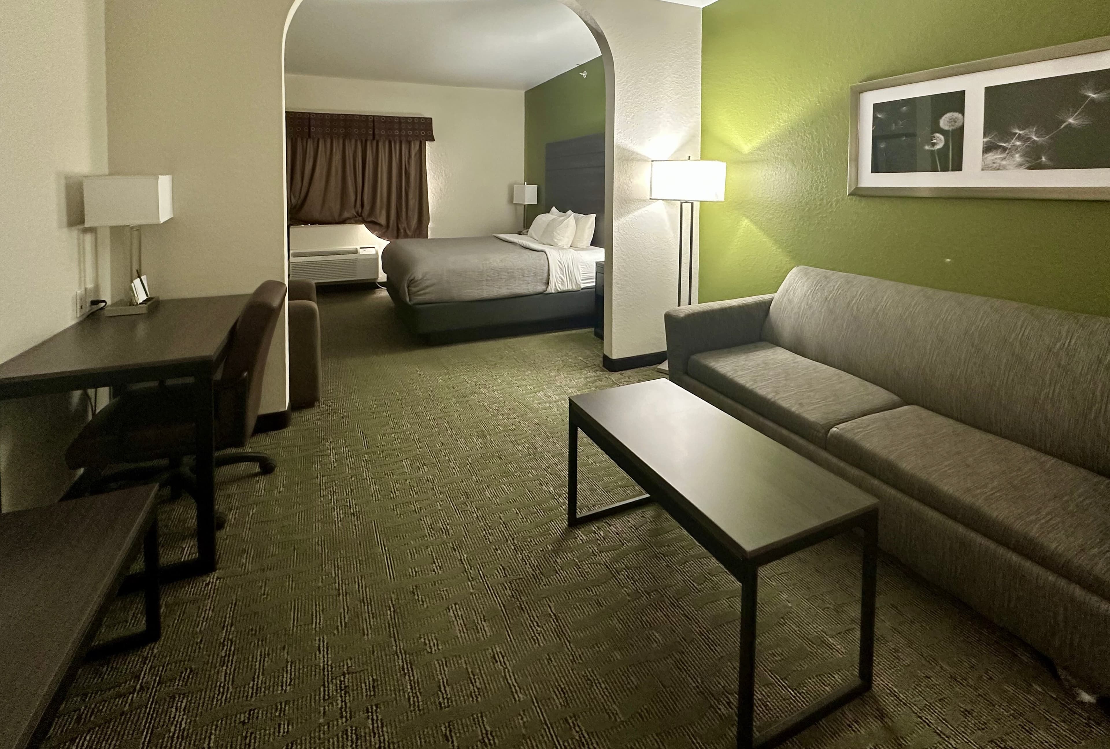 Quality Suites San Antonio Brooks City Base - Image 3