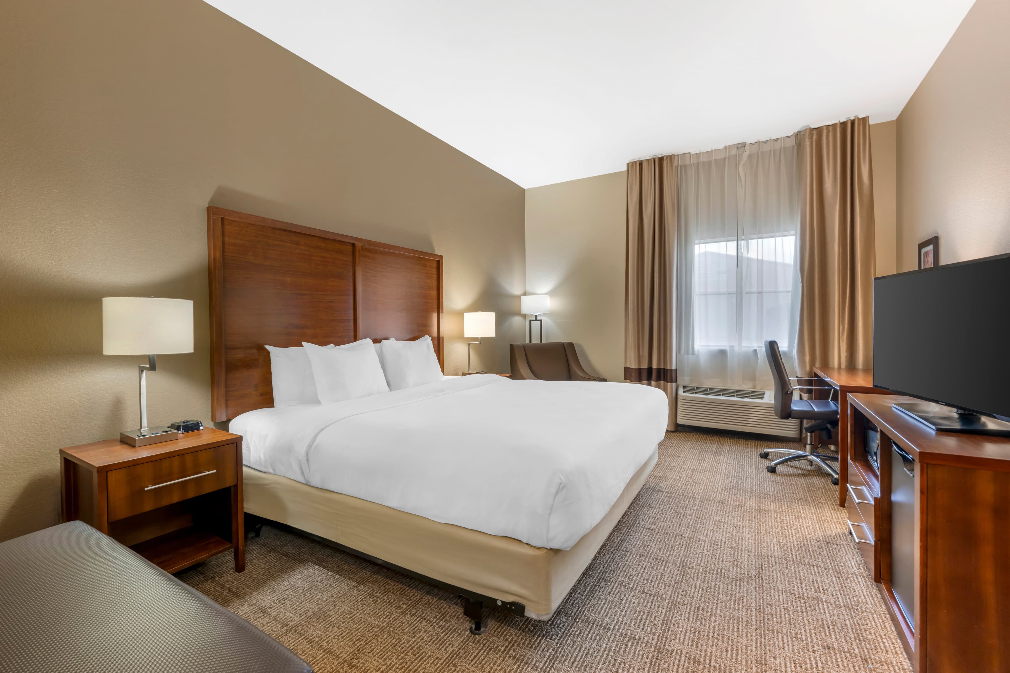 Comfort Inn I-20 Midland Stanton - Image 2