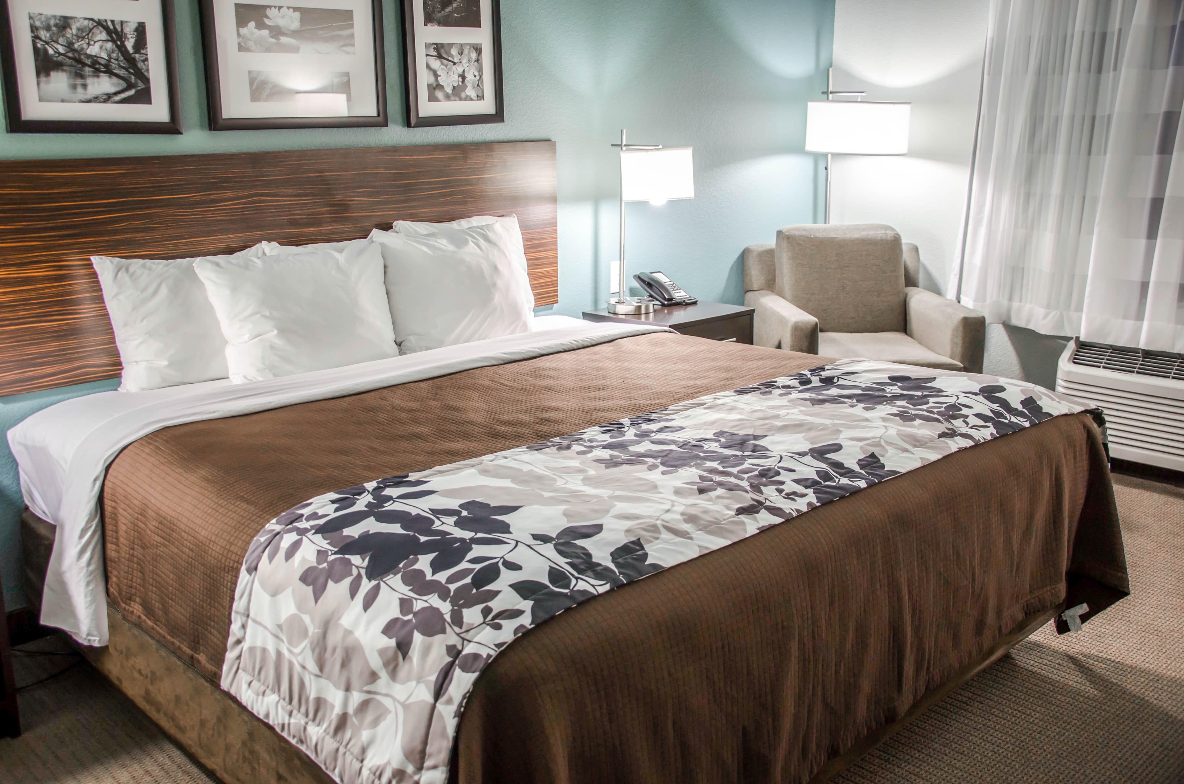Sleep Inn & Suites Center — 6