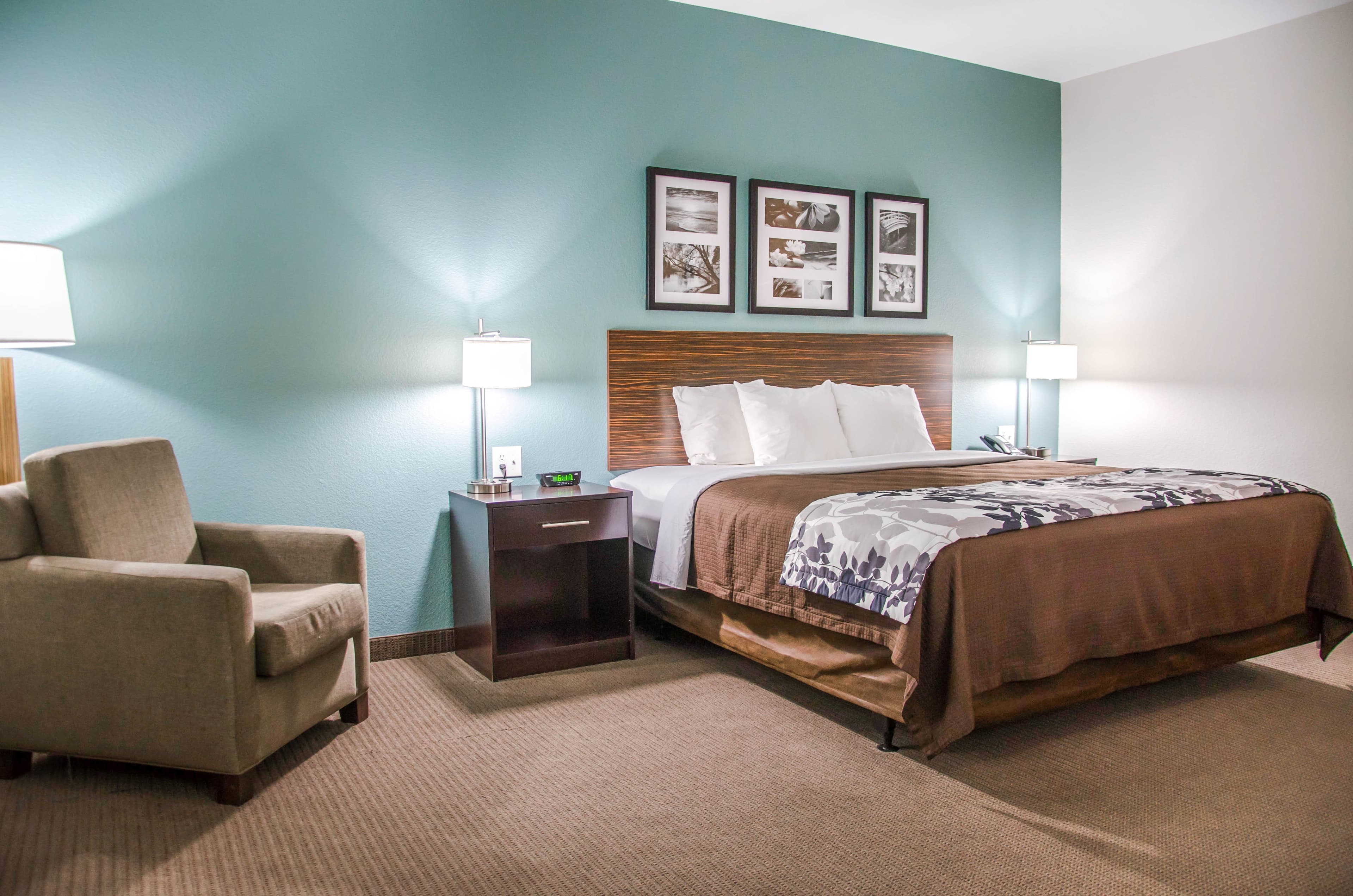Sleep Inn & Suites Center — 16