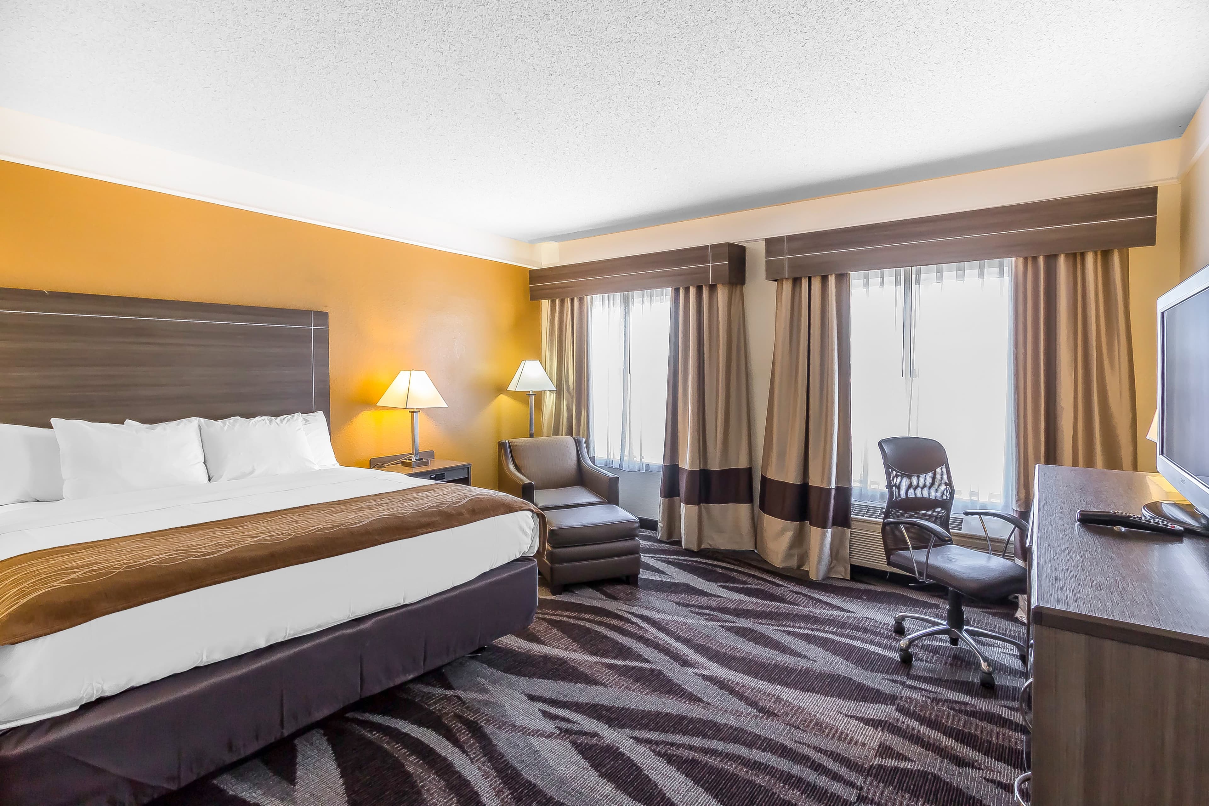 Comfort Inn near Frost Bank Center — 4
