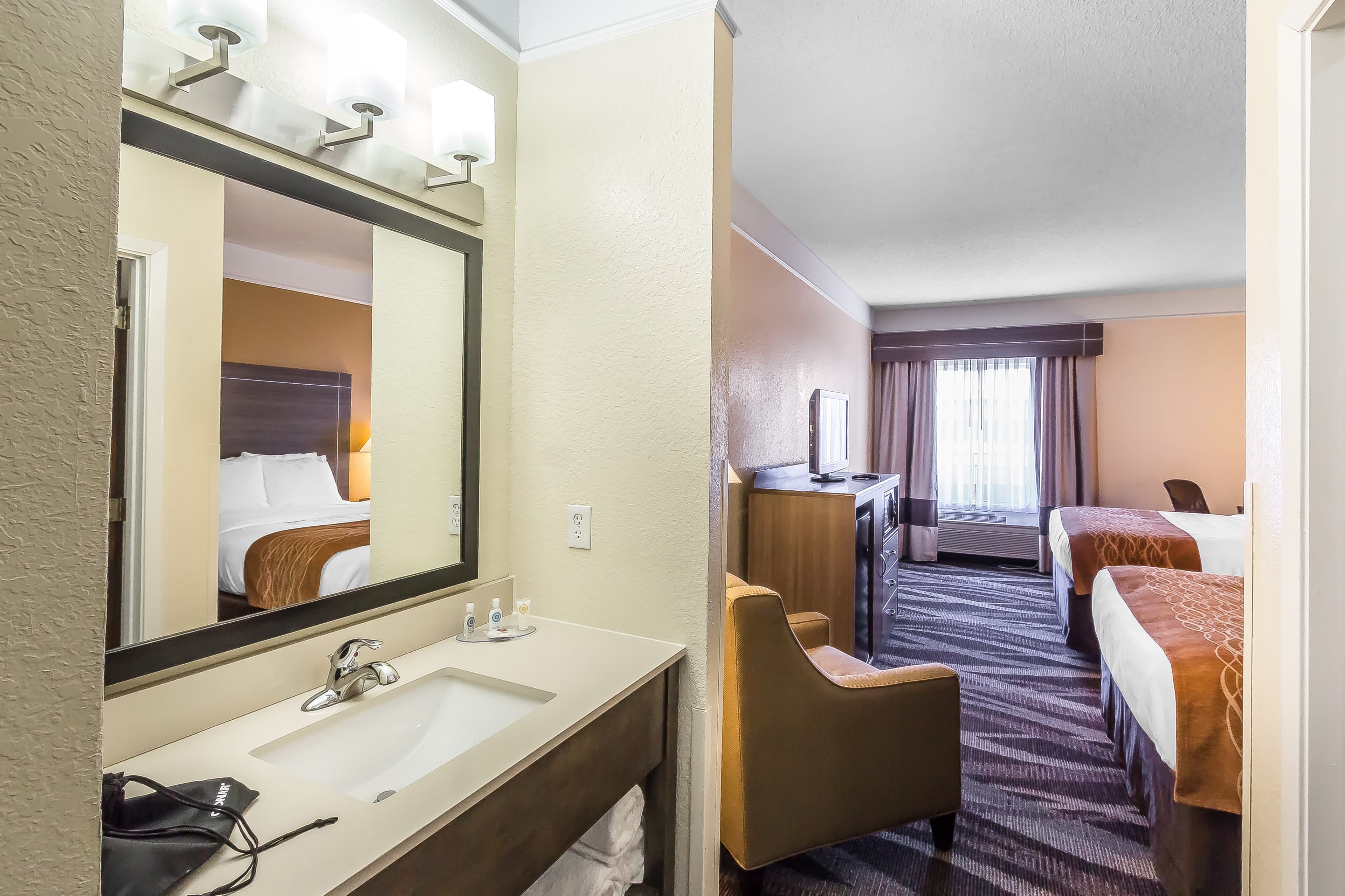Comfort Inn near Frost Bank Center — 7
