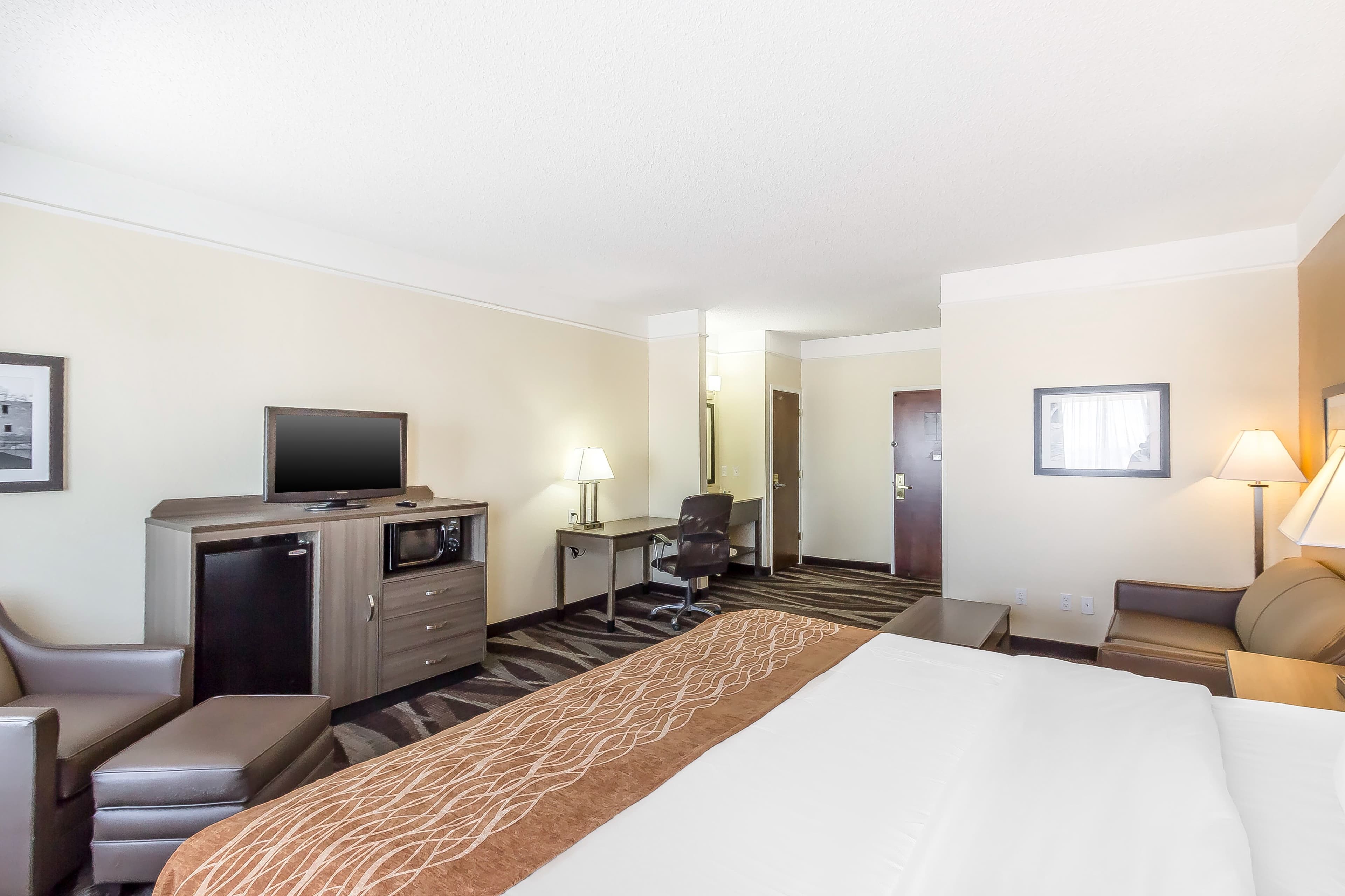 Comfort Inn near Frost Bank Center — 12
