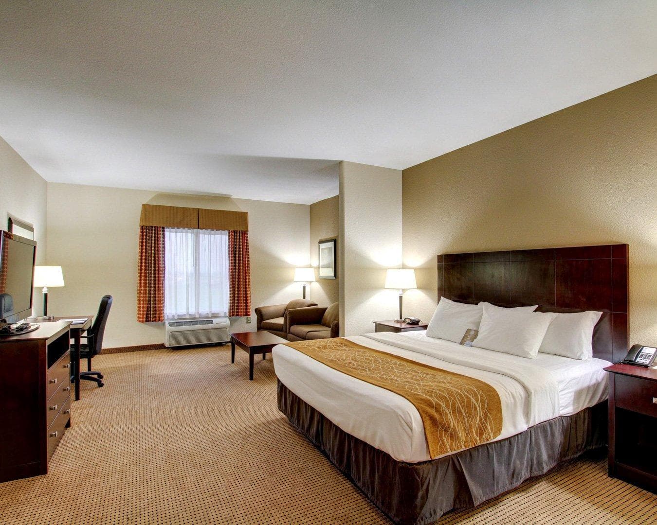 Comfort Inn & Suites Alvarado — 14
