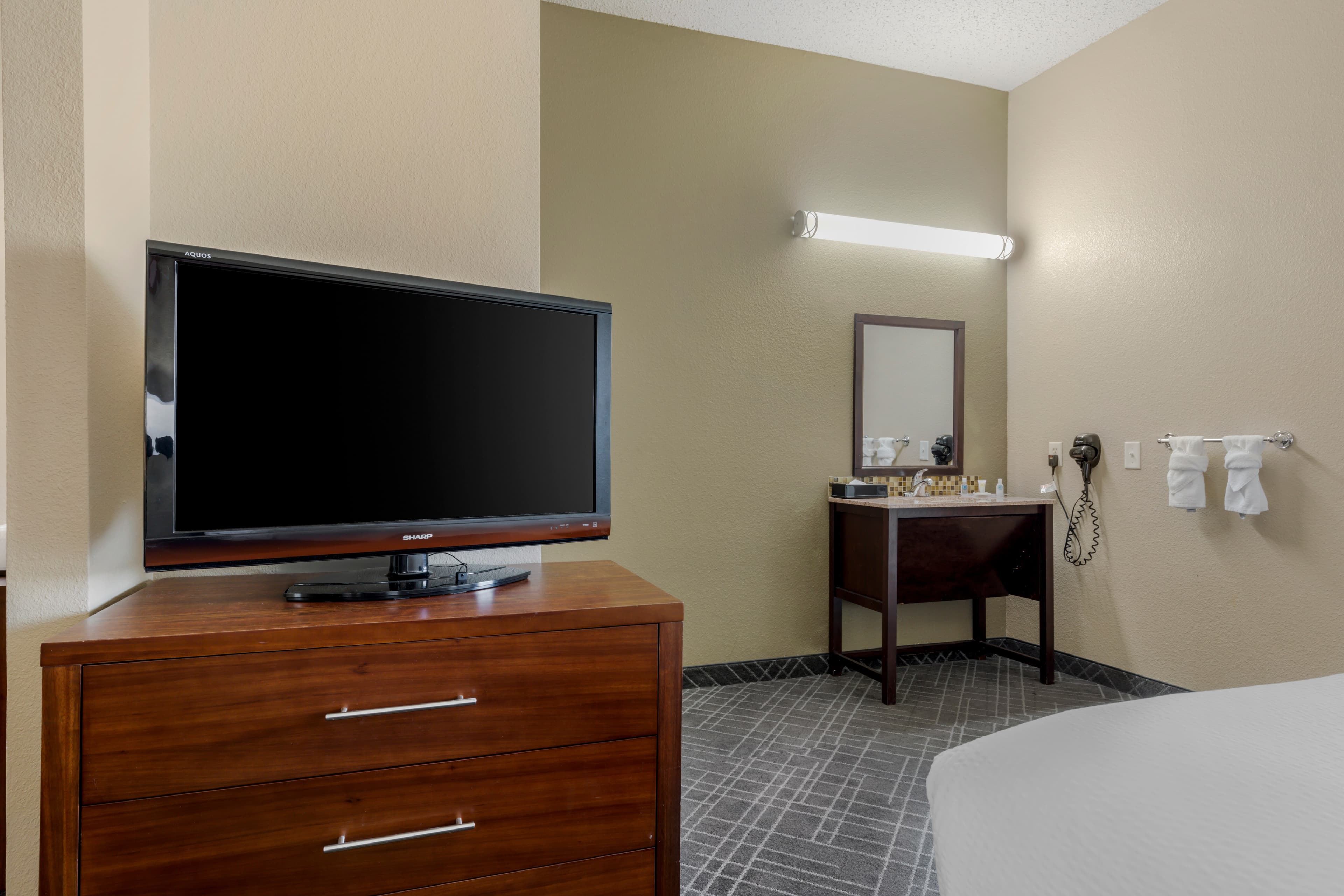 Comfort Suites Waco North - Near University Area - Image 3
