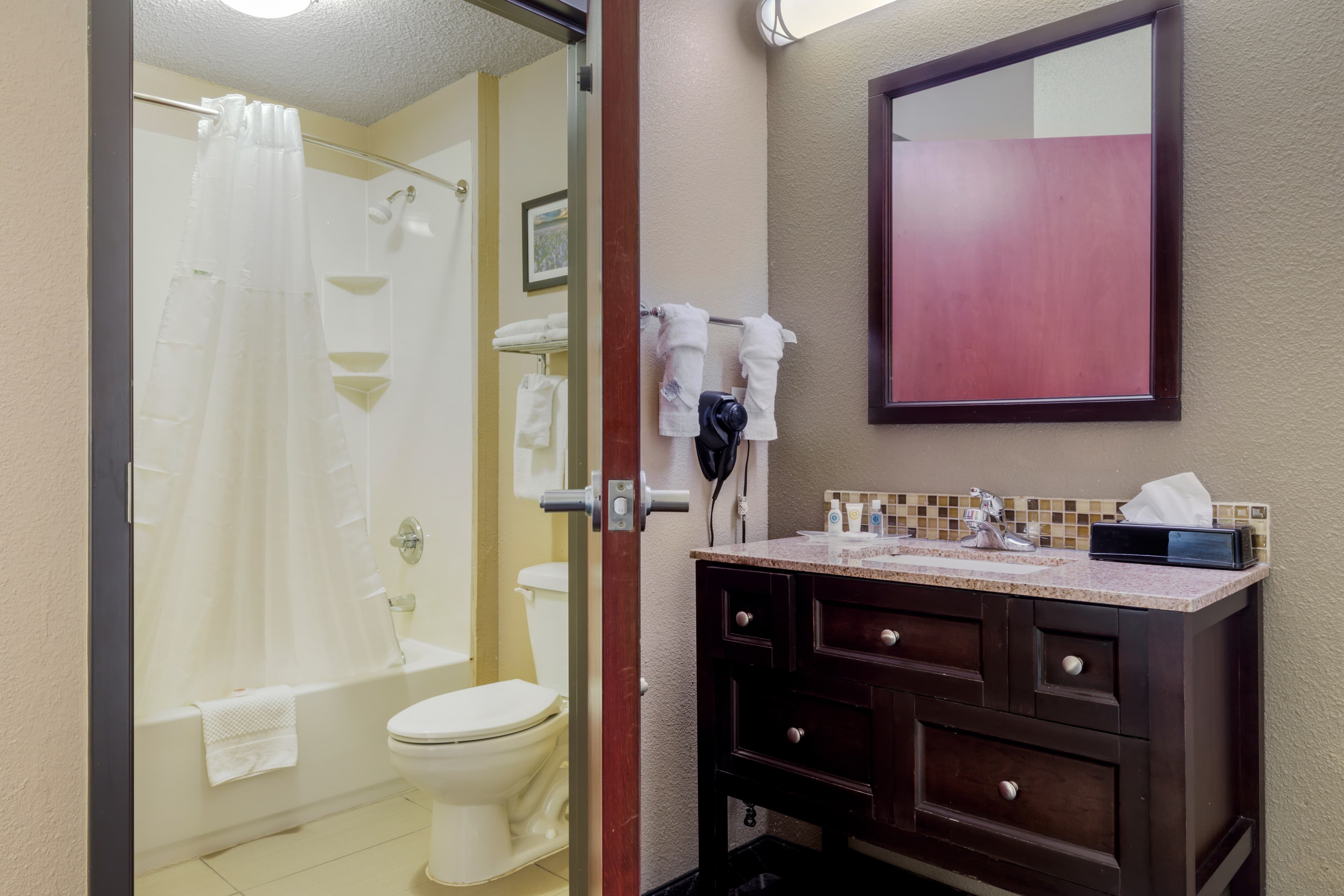 Comfort Suites Waco North - Near University Area — 14