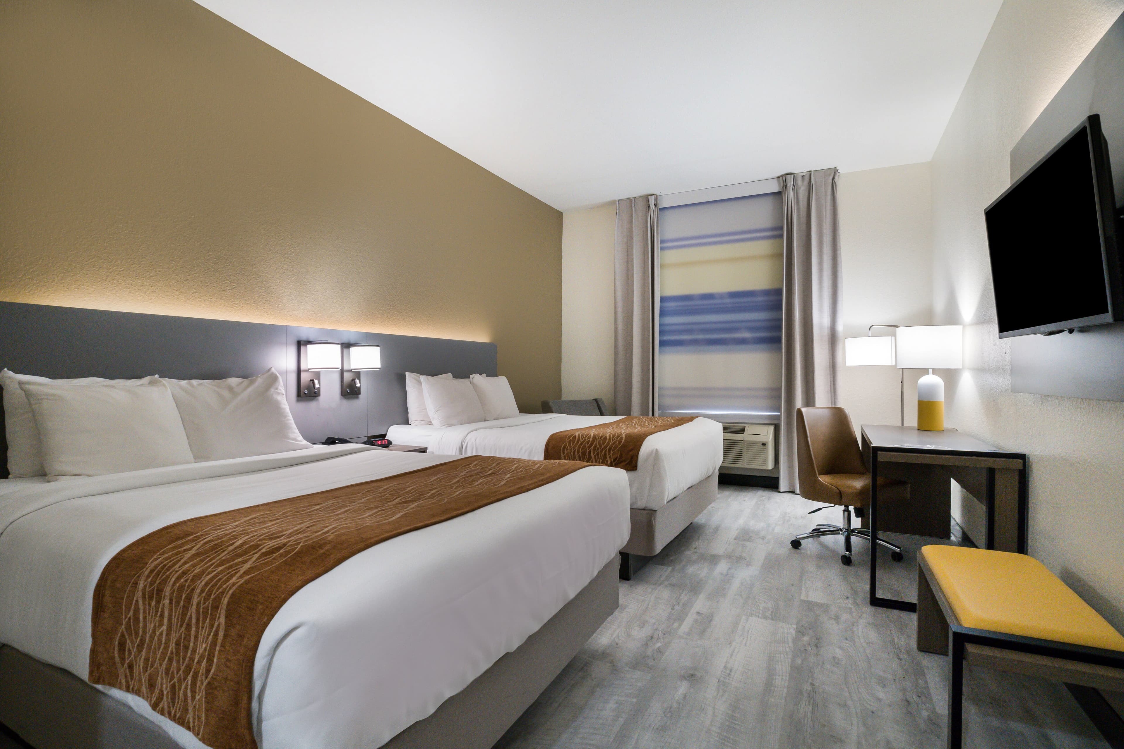 Comfort Inn & Suites Victoria North — 6