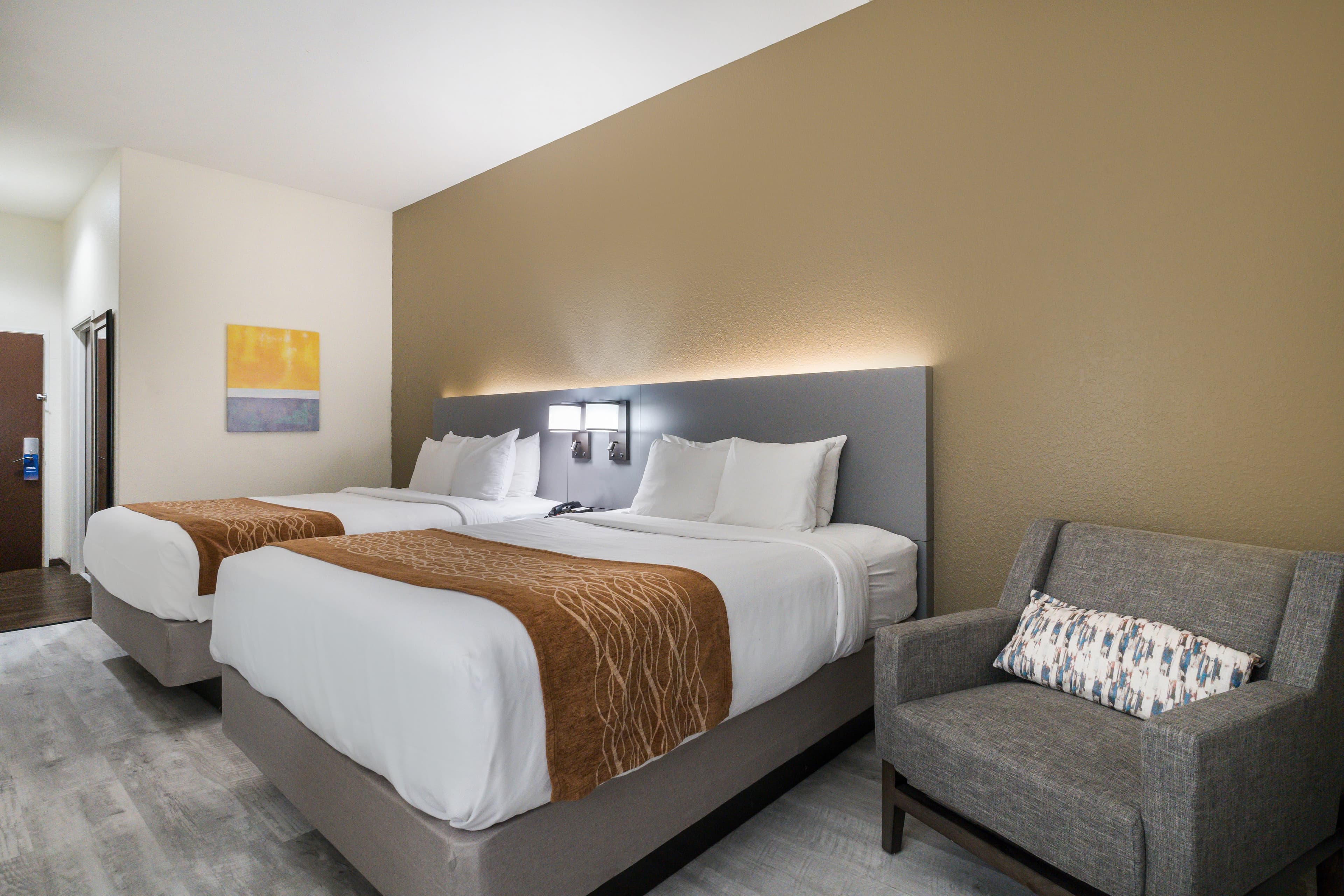 Comfort Inn & Suites Victoria North — 8