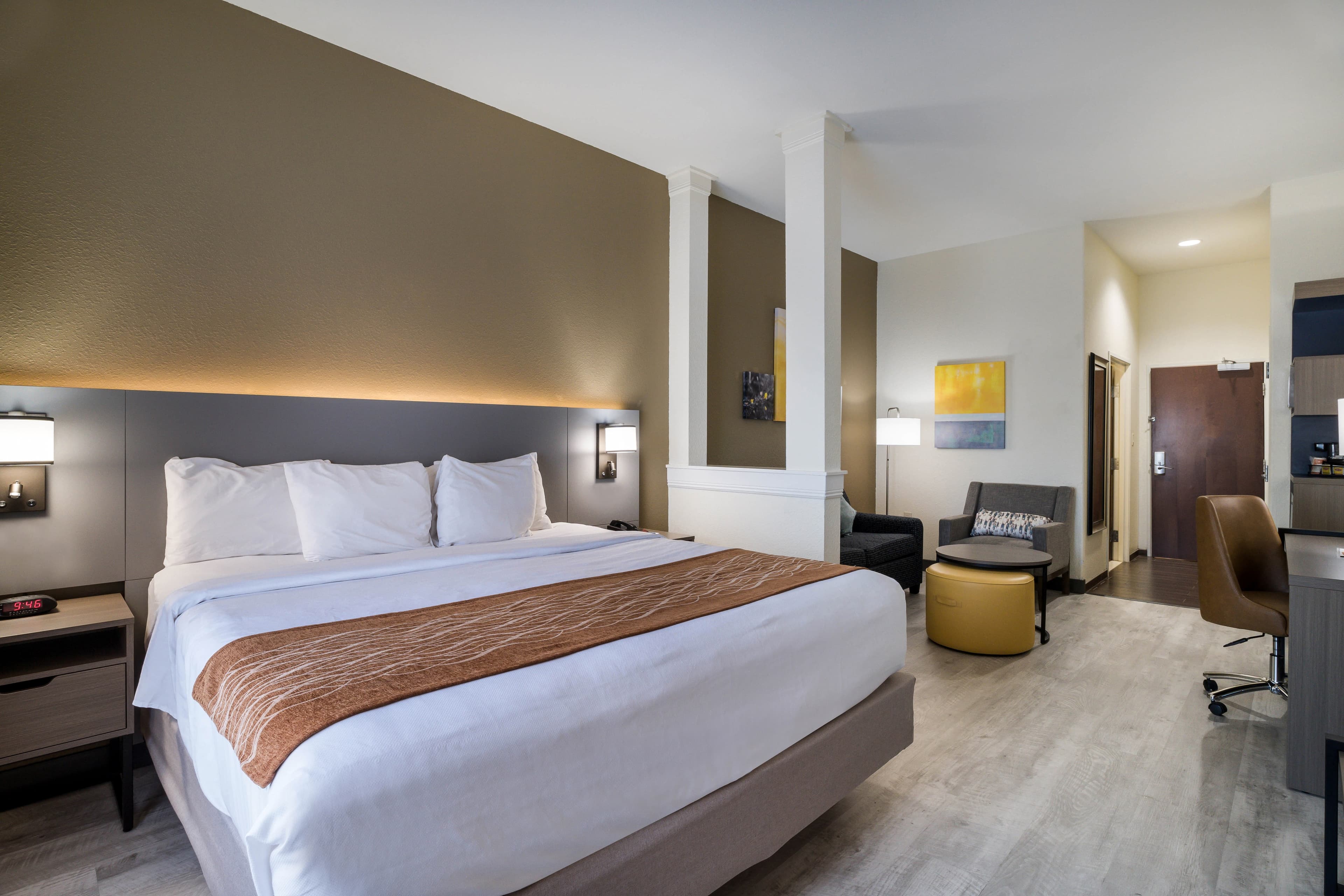 Comfort Inn & Suites Victoria North — 26