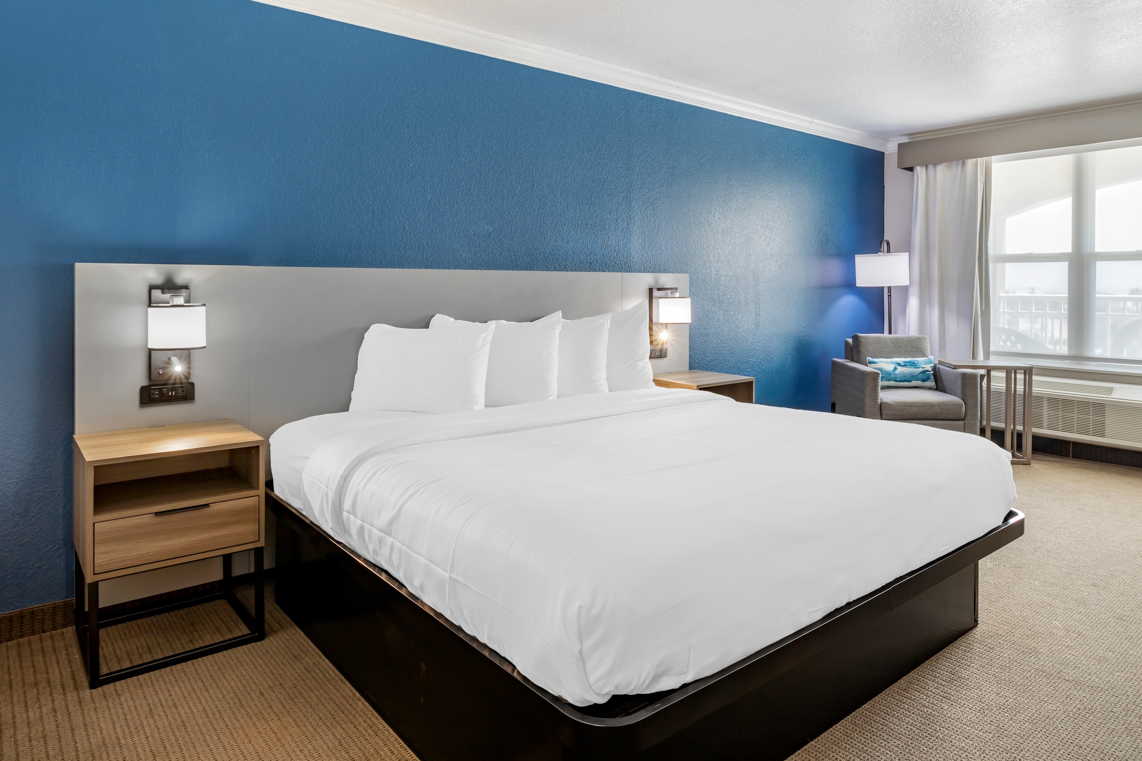 Comfort Inn & Suites Galveston Central Island near Pier - Image 2