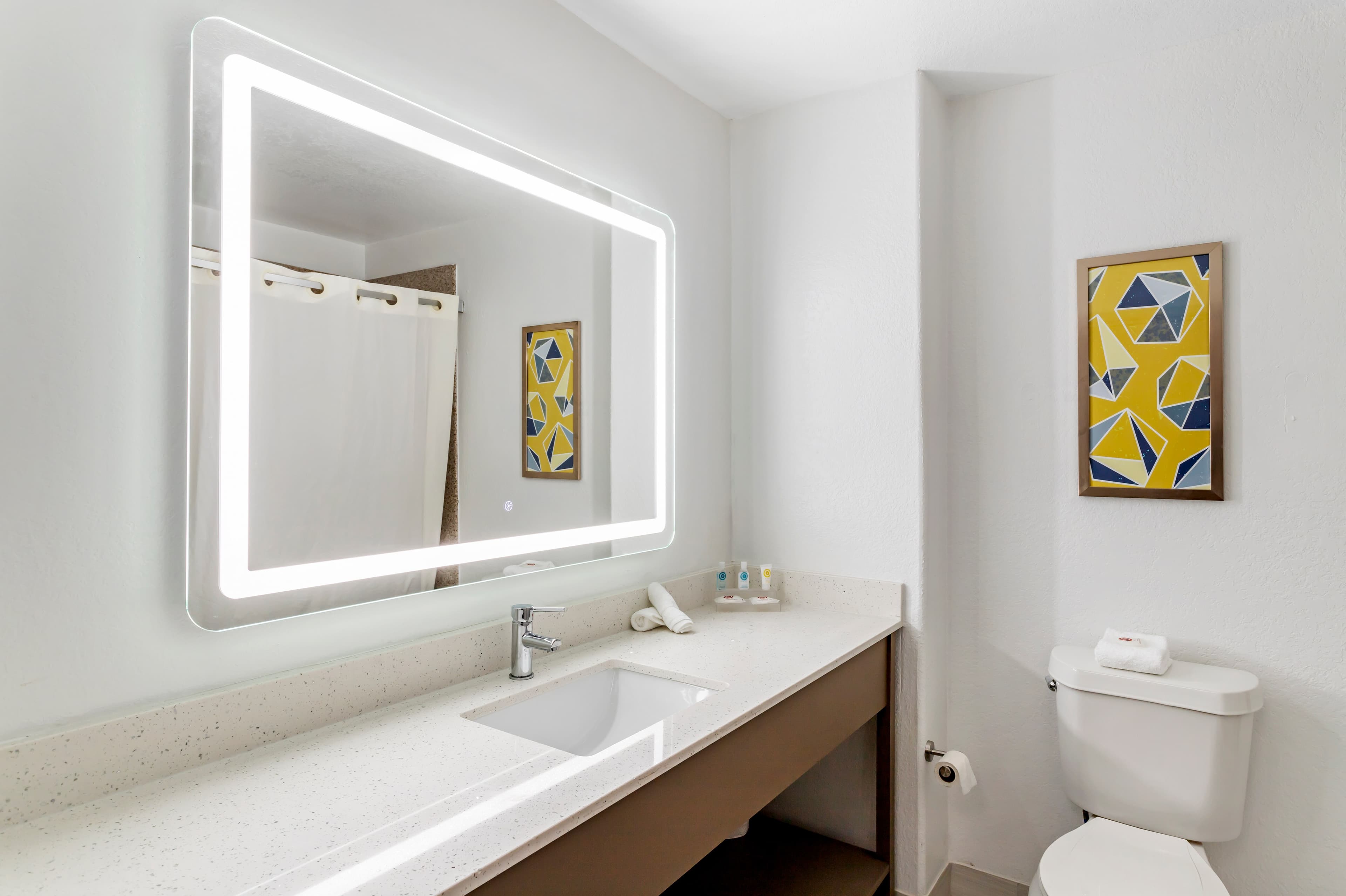 Comfort Inn & Suites Galveston Central Island near Pier - Image 5