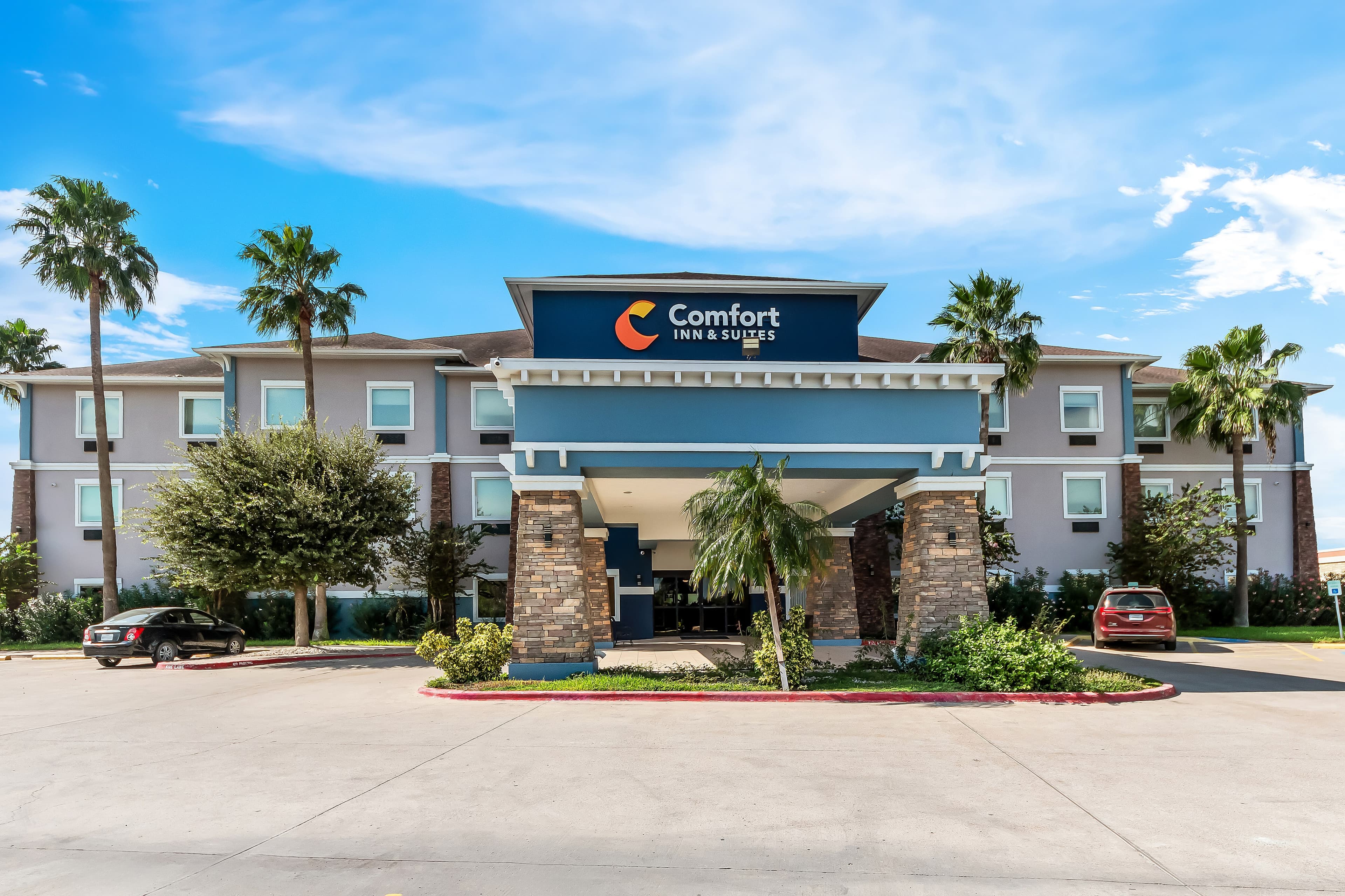Comfort Inn & Suites Donna near I-2 - Image 1