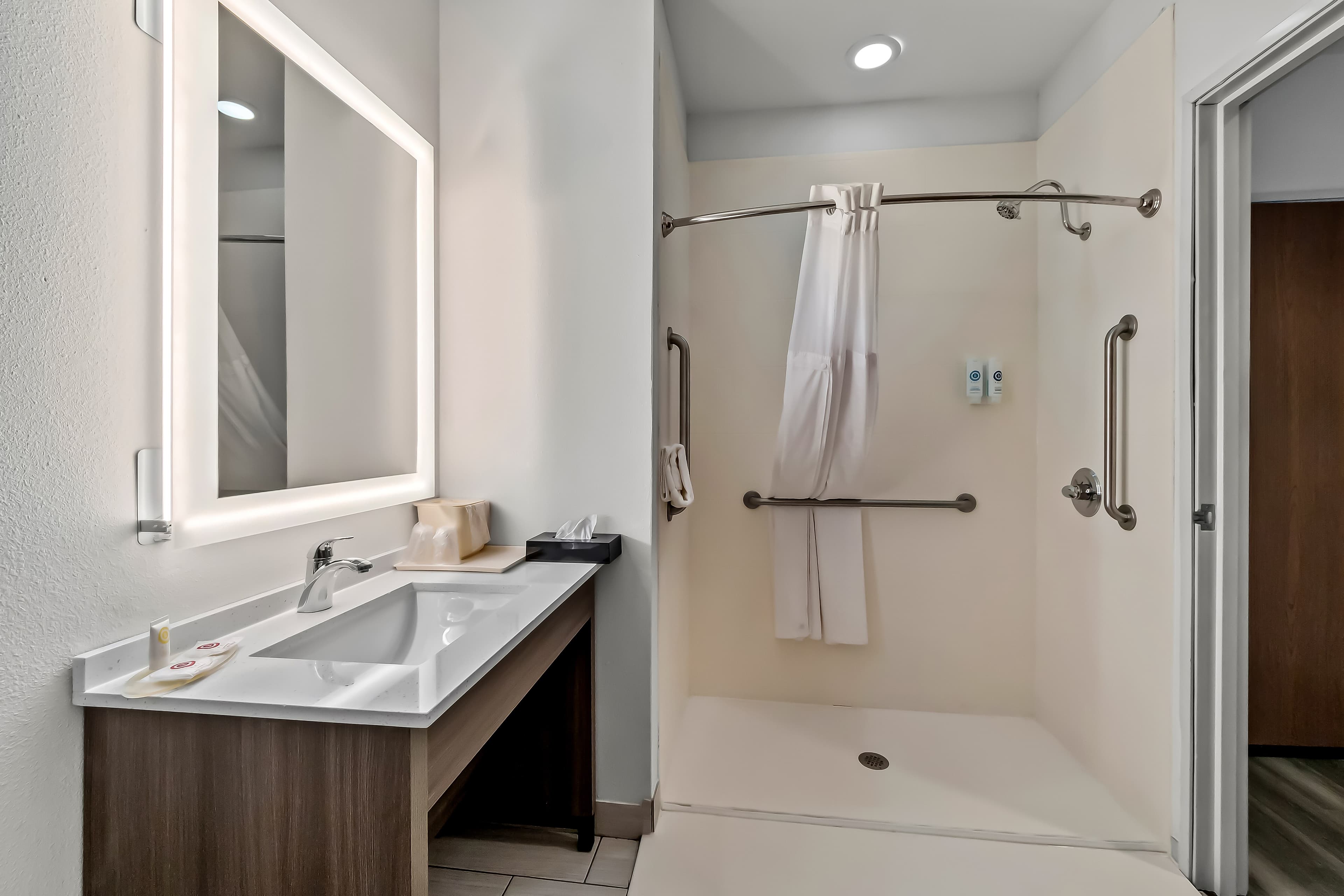 Comfort Inn & Suites Donna near I-2 — 19