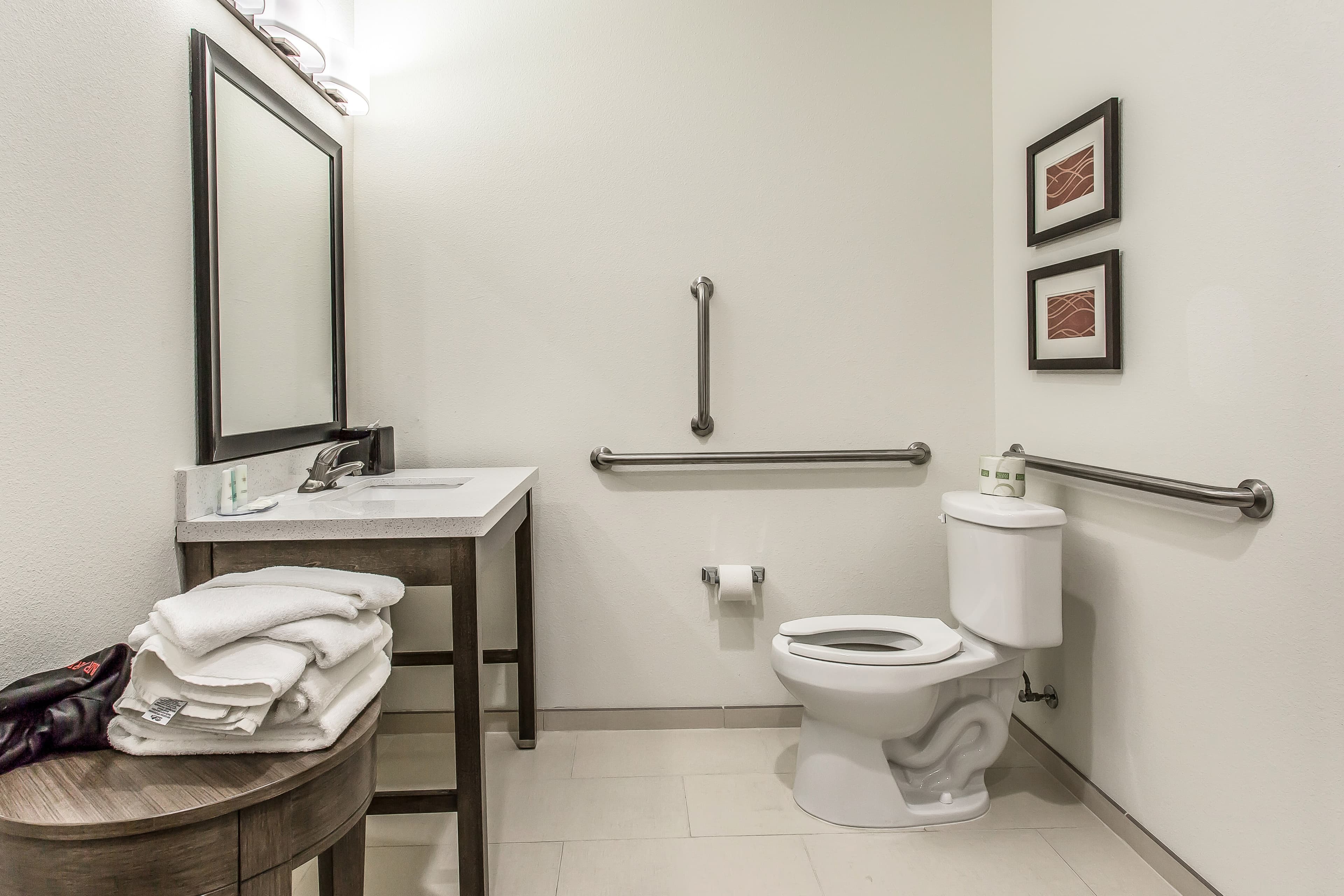 Comfort Inn & Suites Snyder — 9