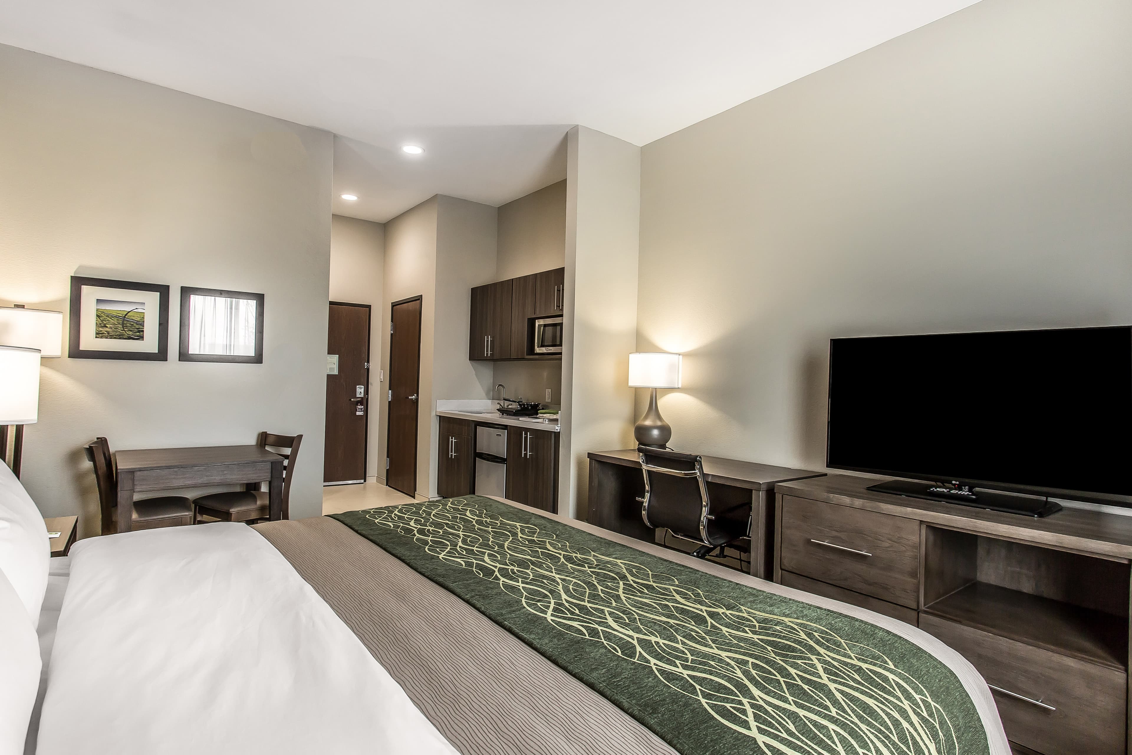 Comfort Inn & Suites Snyder - Image 2