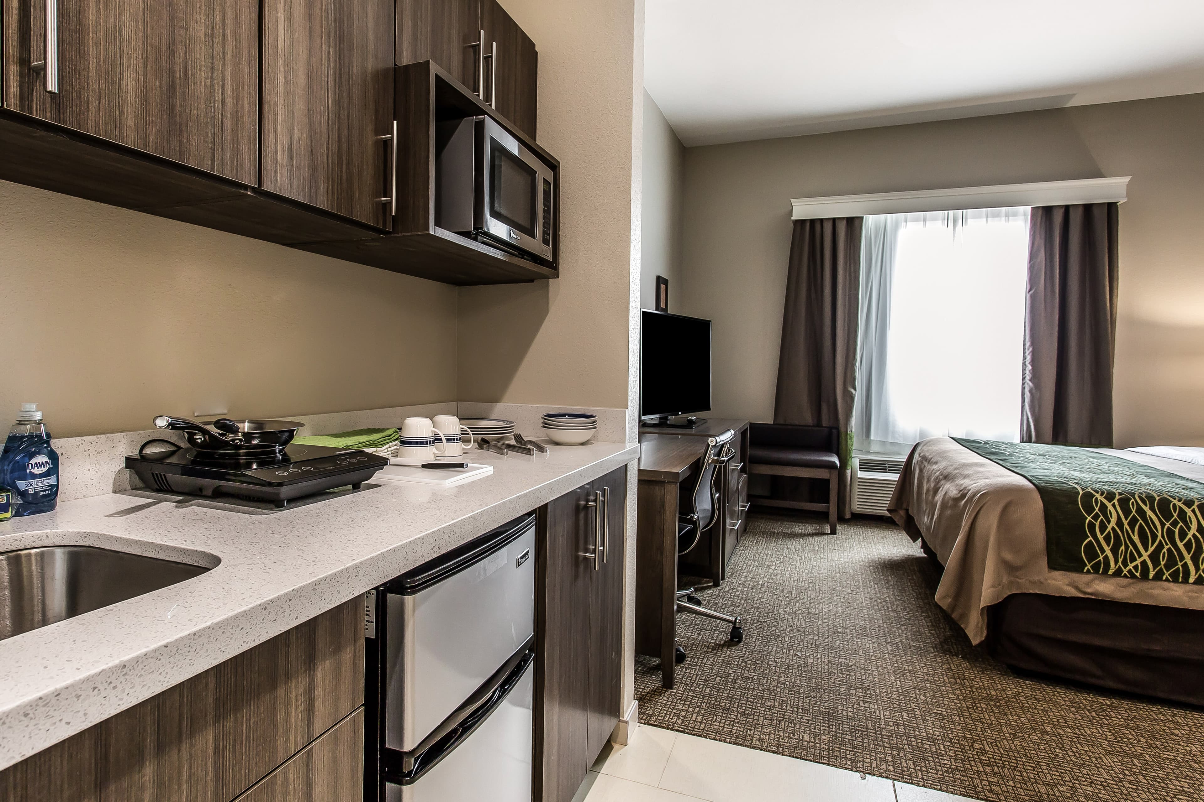 Comfort Inn & Suites Snyder - Image 4