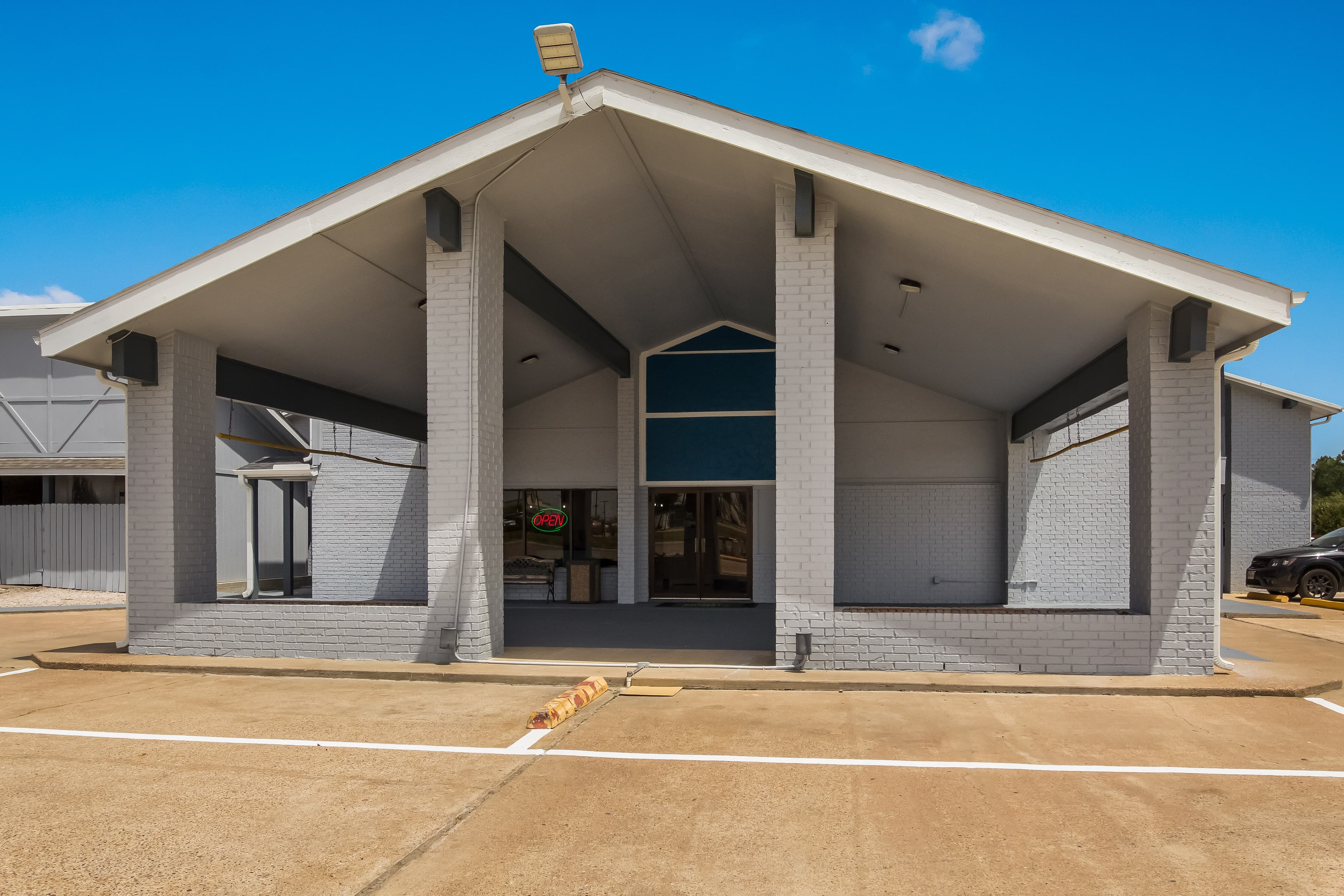 Quality Inn Madisonville - Image 1