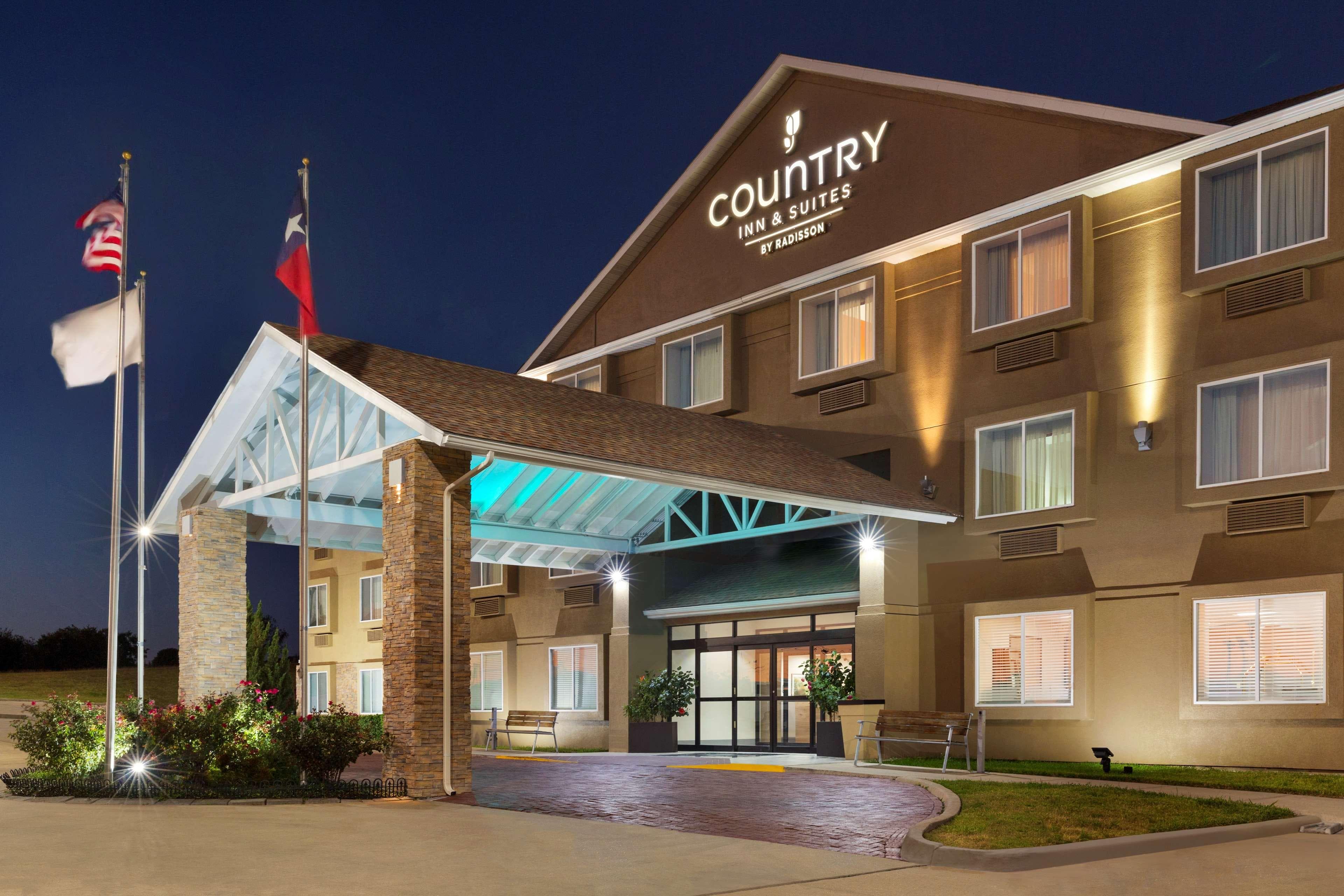 Country Inn & Suites by Radisson, Fort Worth West l-30 NAS JRB - Image 1