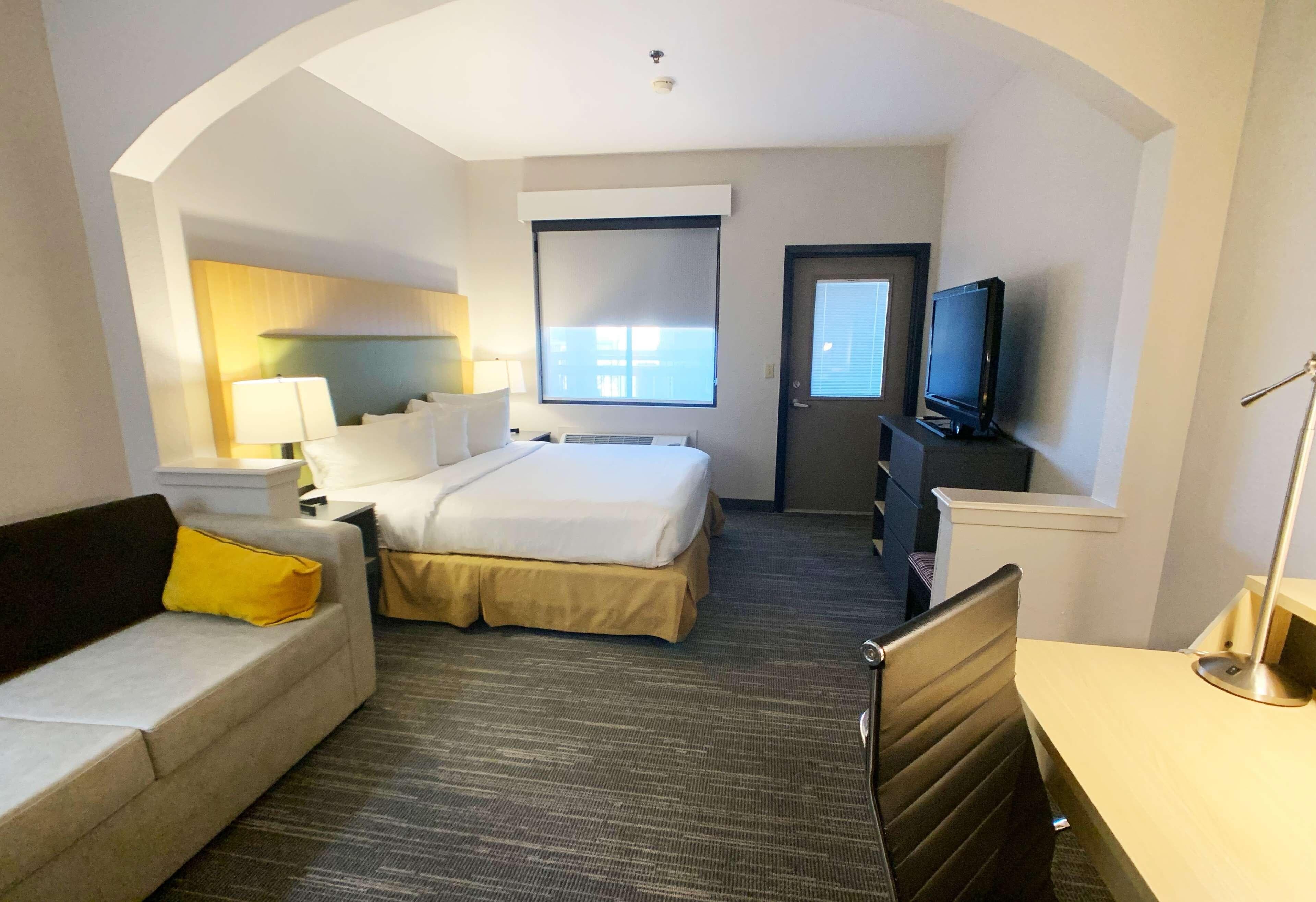 Country Inn & Suites by Radisson, Fort Worth West l-30 NAS JRB - Image 4