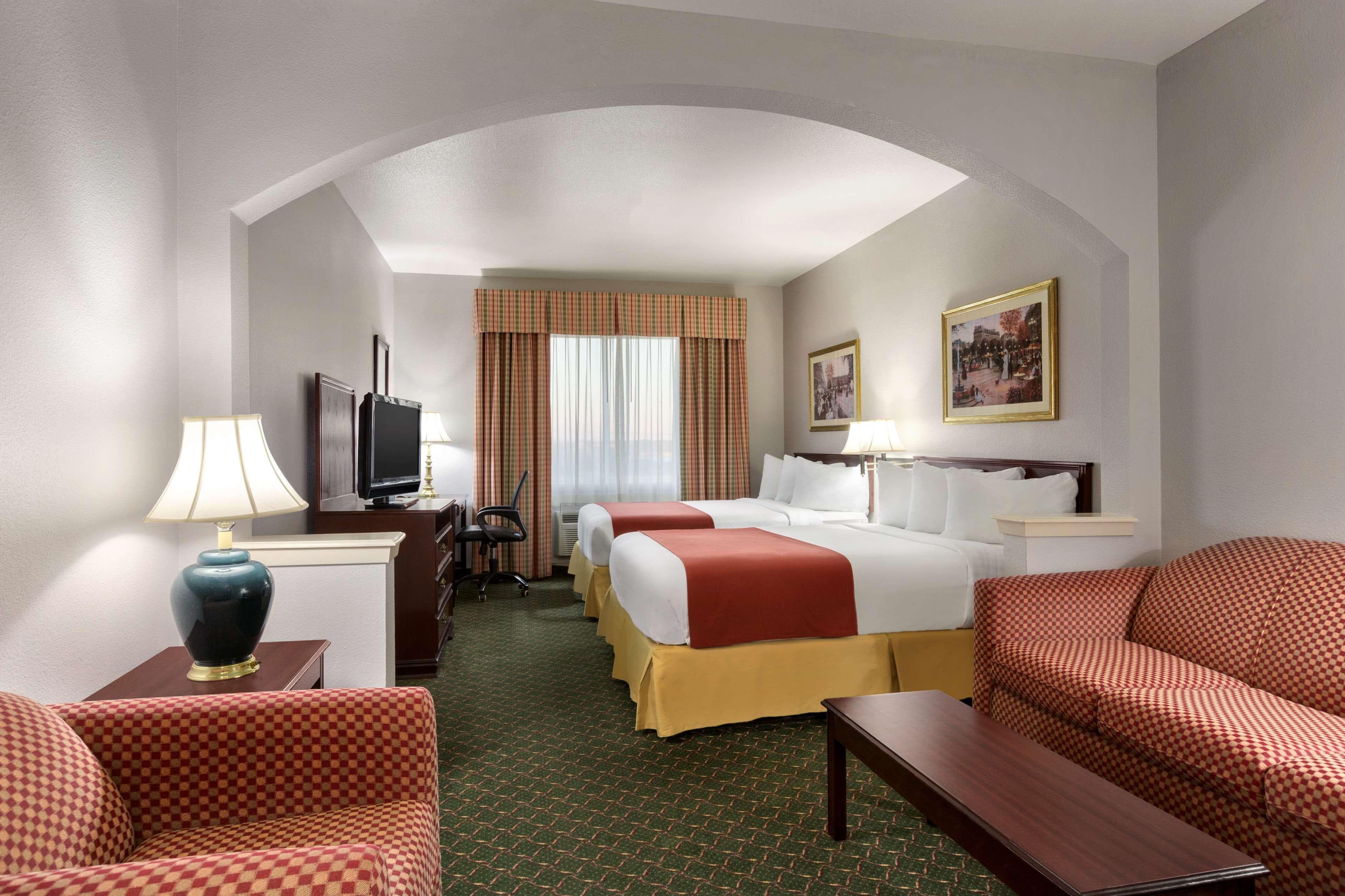 Country Inn & Suites by Radisson, Fort Worth West l-30 NAS JRB — 11