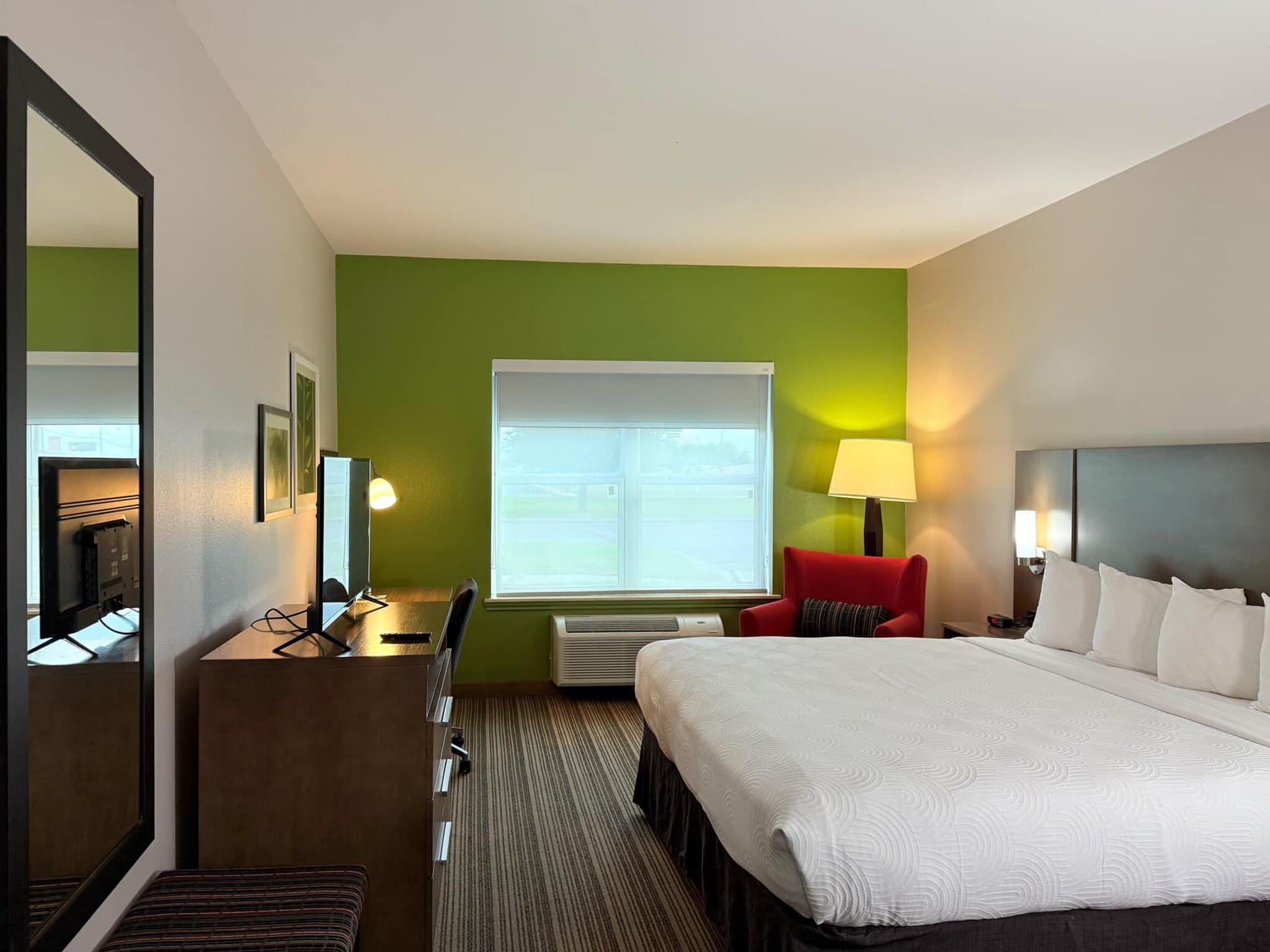 Country Inn & Suites by Radisson, Harlingen, TX - Image 3