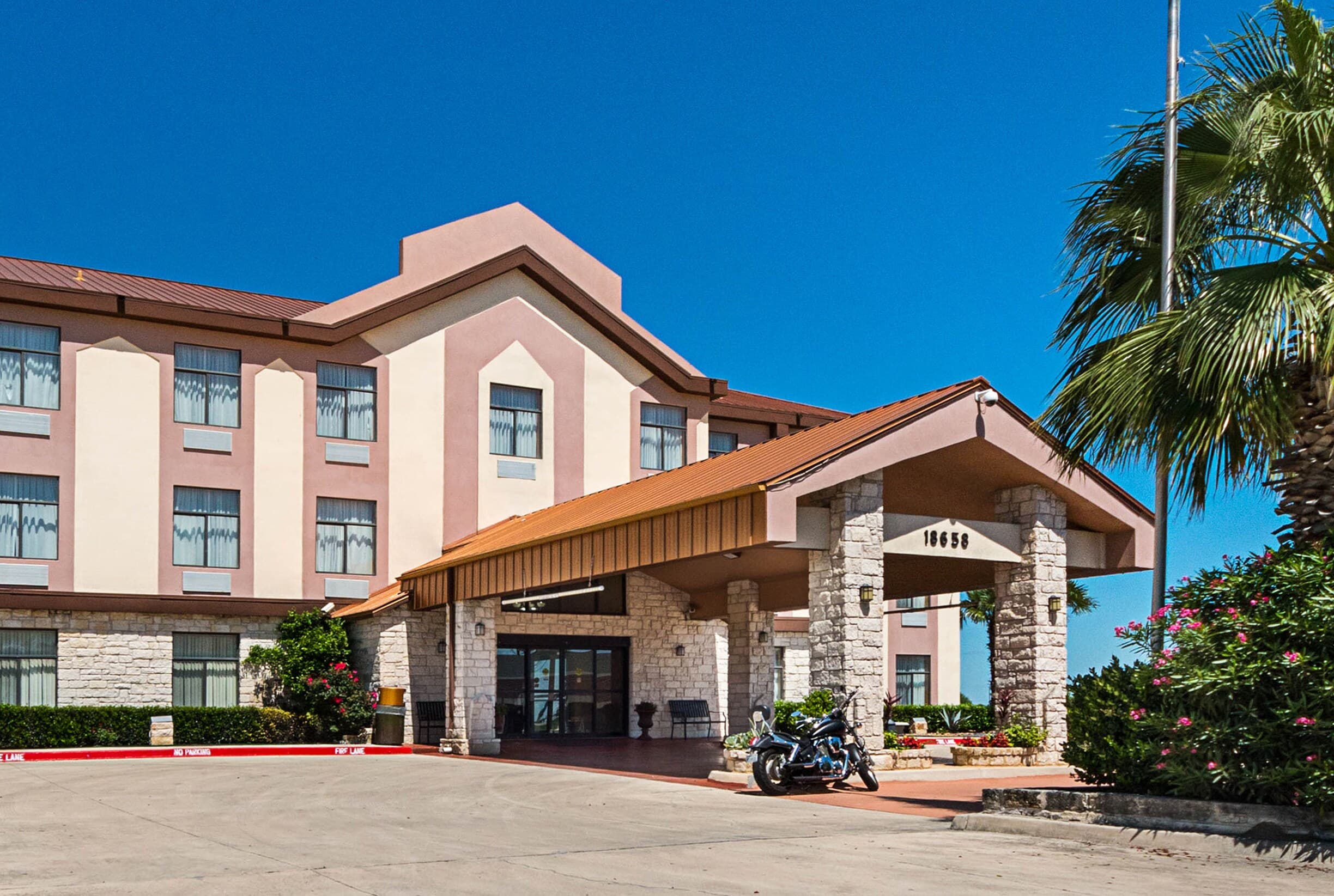 Quality Inn & Suites Buda - Image 1