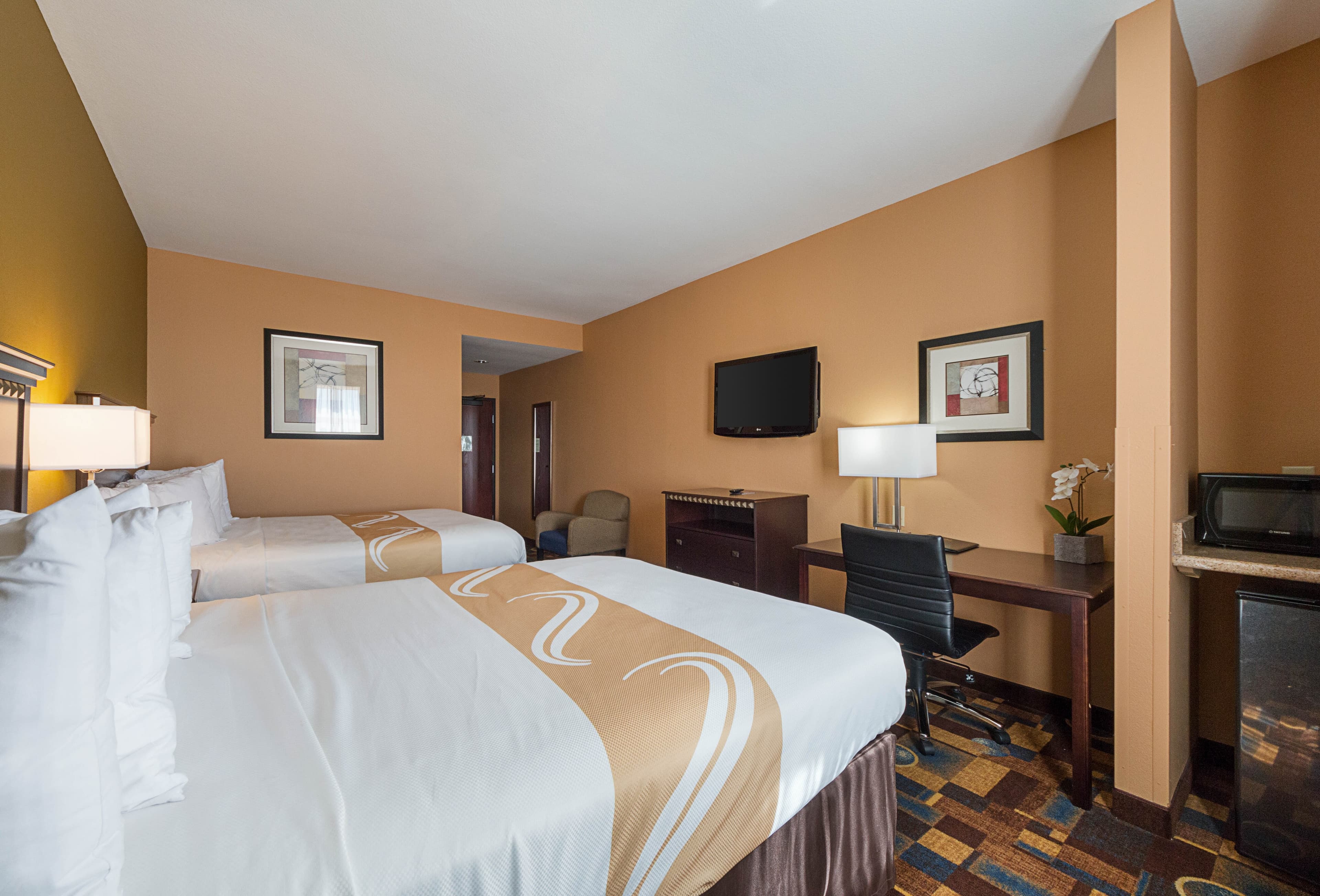 Quality Inn & Suites Buda — 6