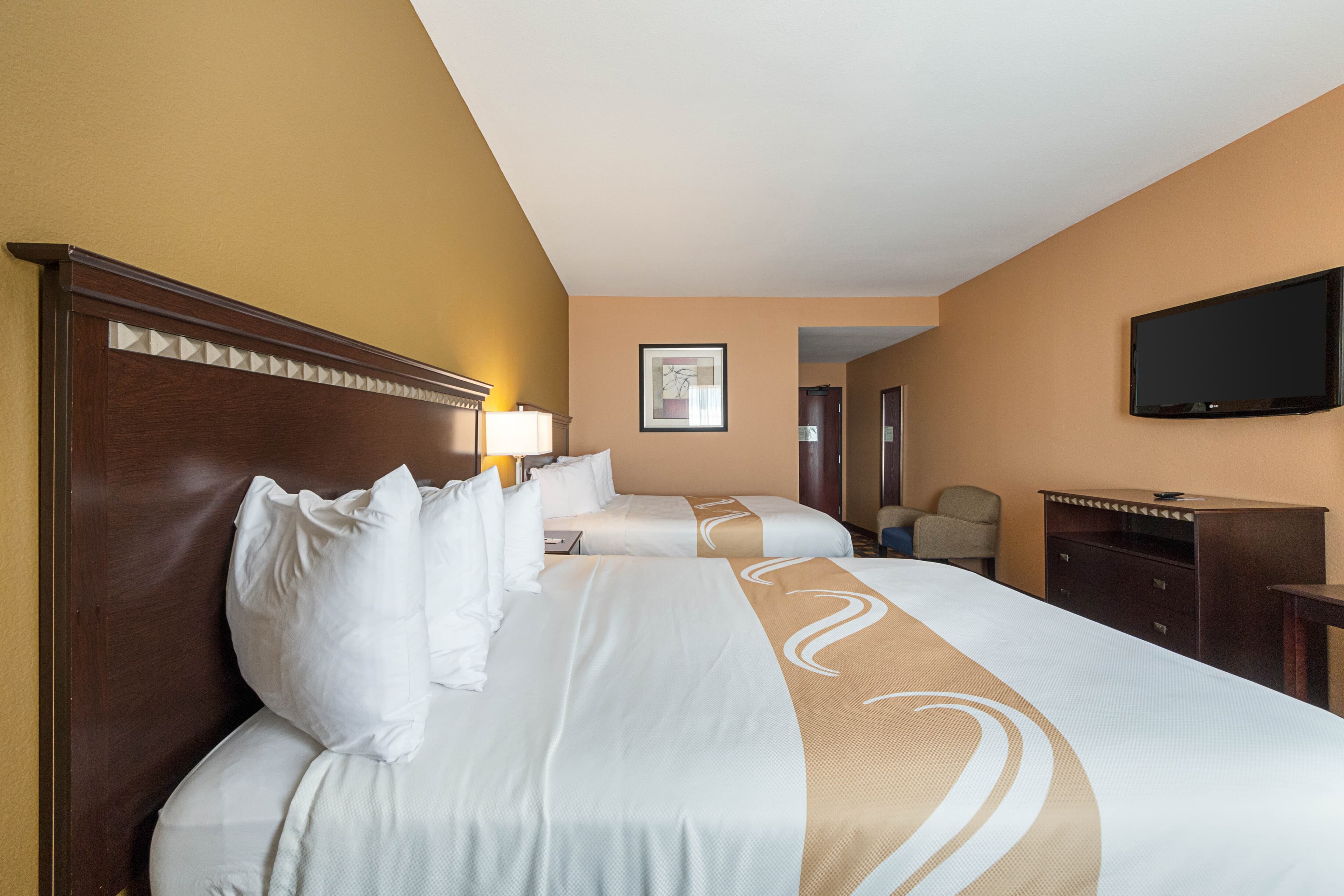 Quality Inn & Suites Buda — 7