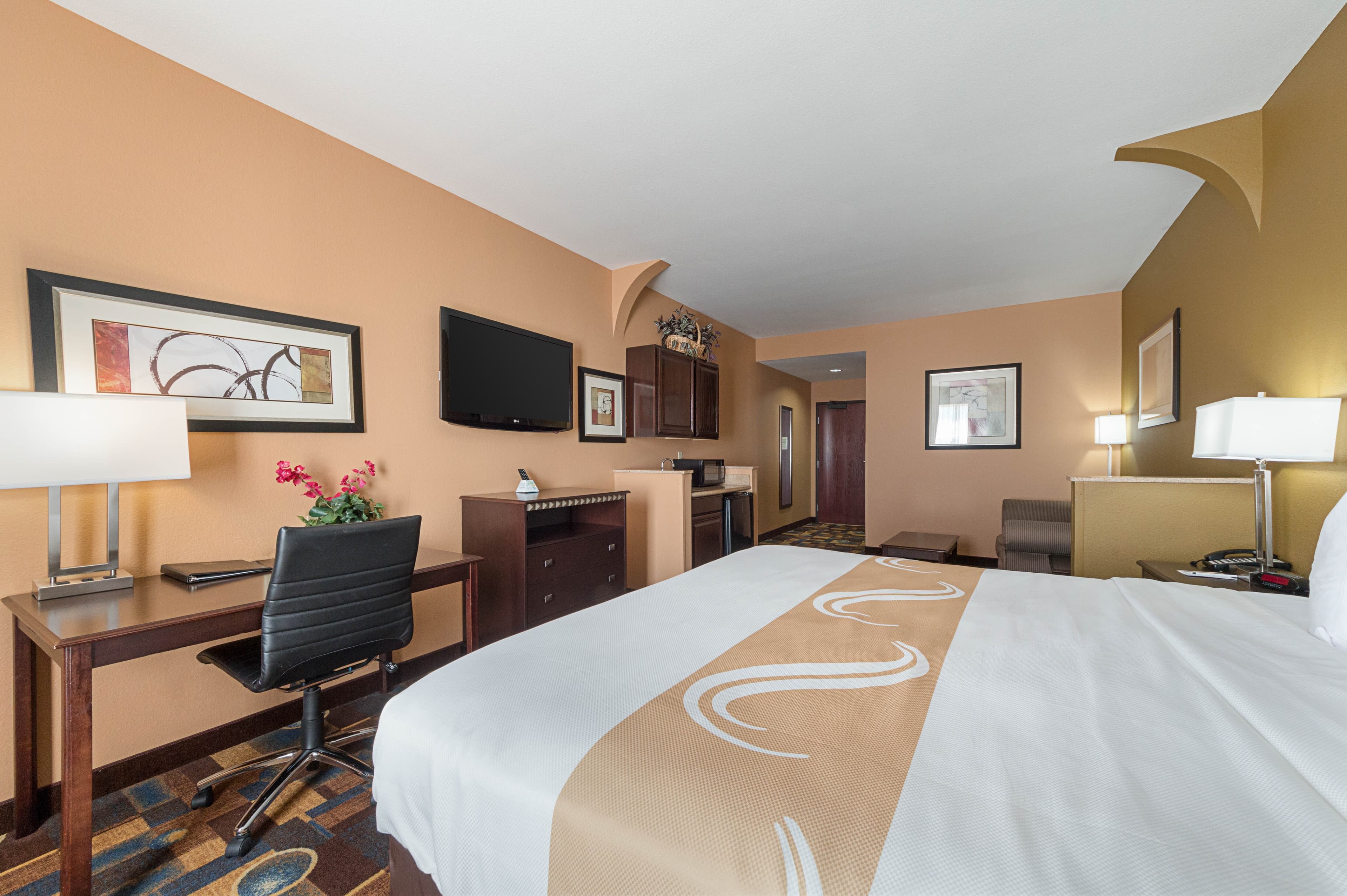 Quality Inn & Suites Buda — 15