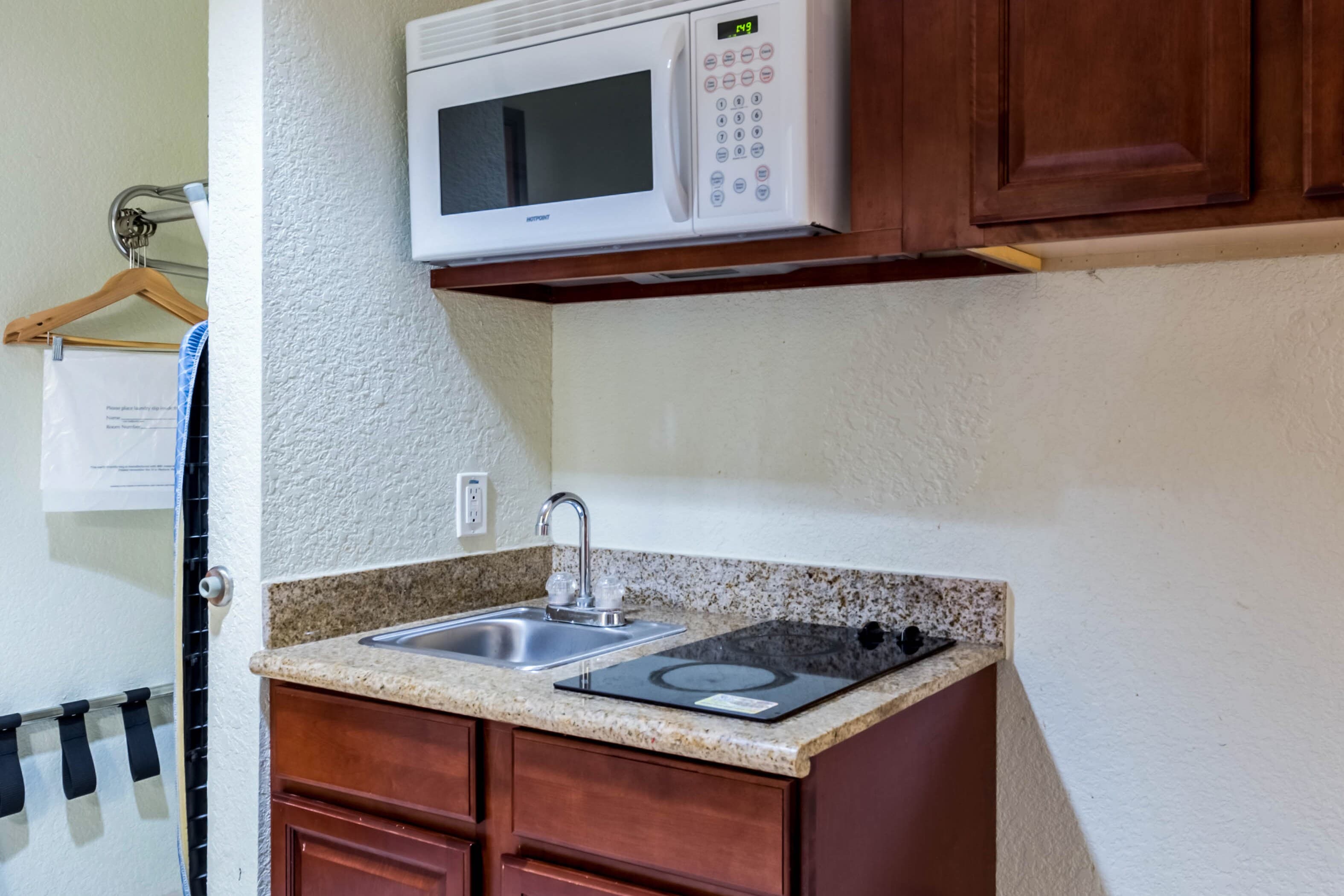 Suburban Studios Beaumont - Image 5