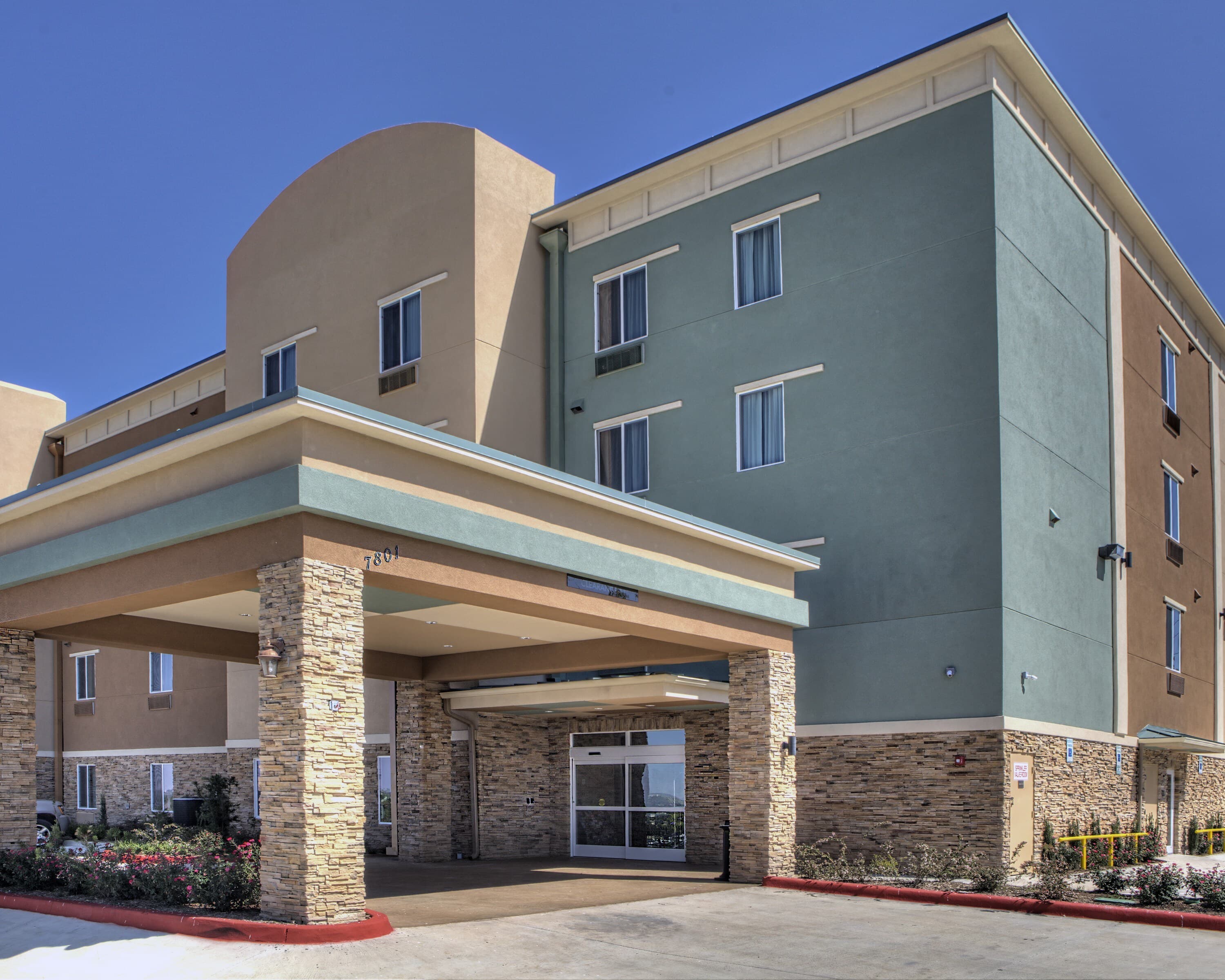 Comfort Inn & Suites Fort Worth West I-30 NAS JRB - Image 1