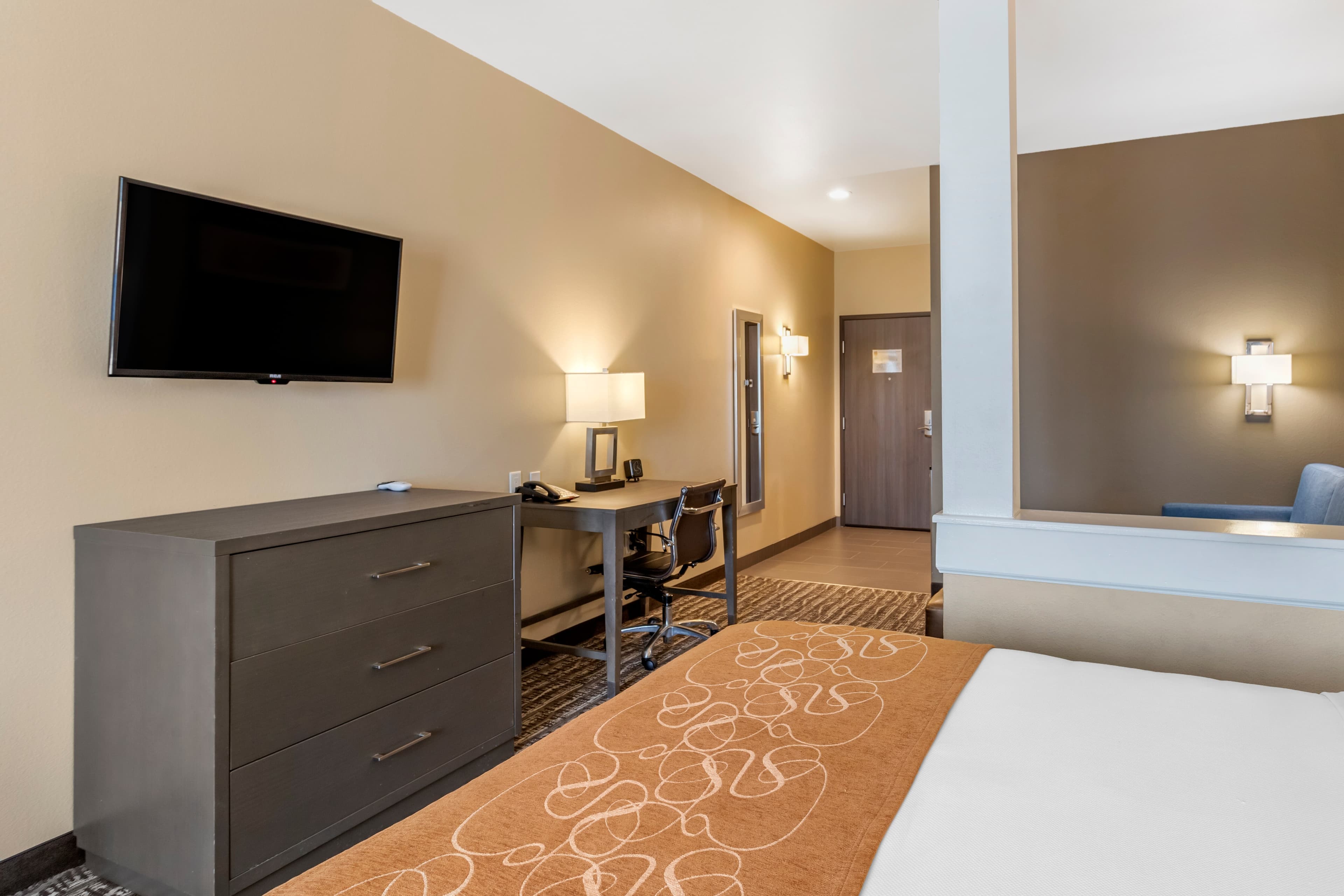Comfort Suites Near Sam Houston Race Park — 16