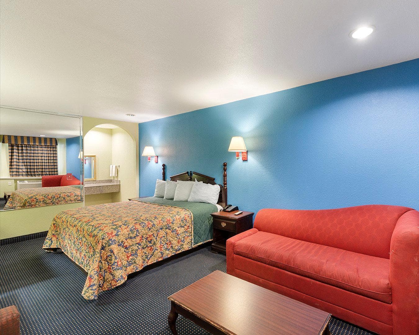 Rodeway Inn South Houston - Image 2