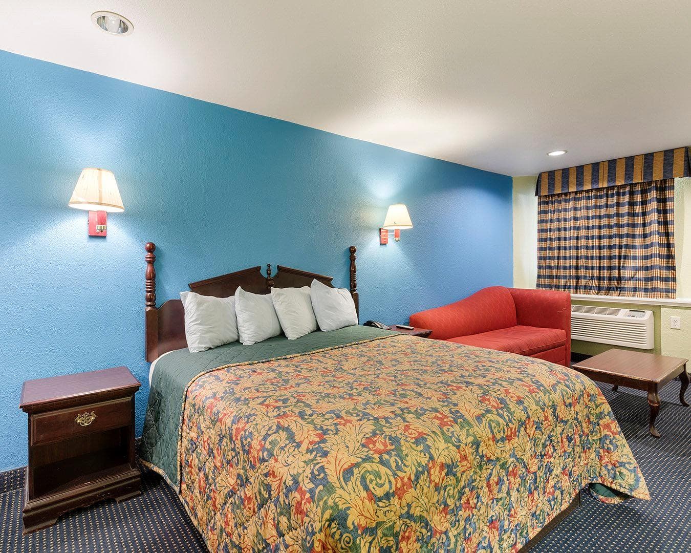 Rodeway Inn South Houston - Image 3