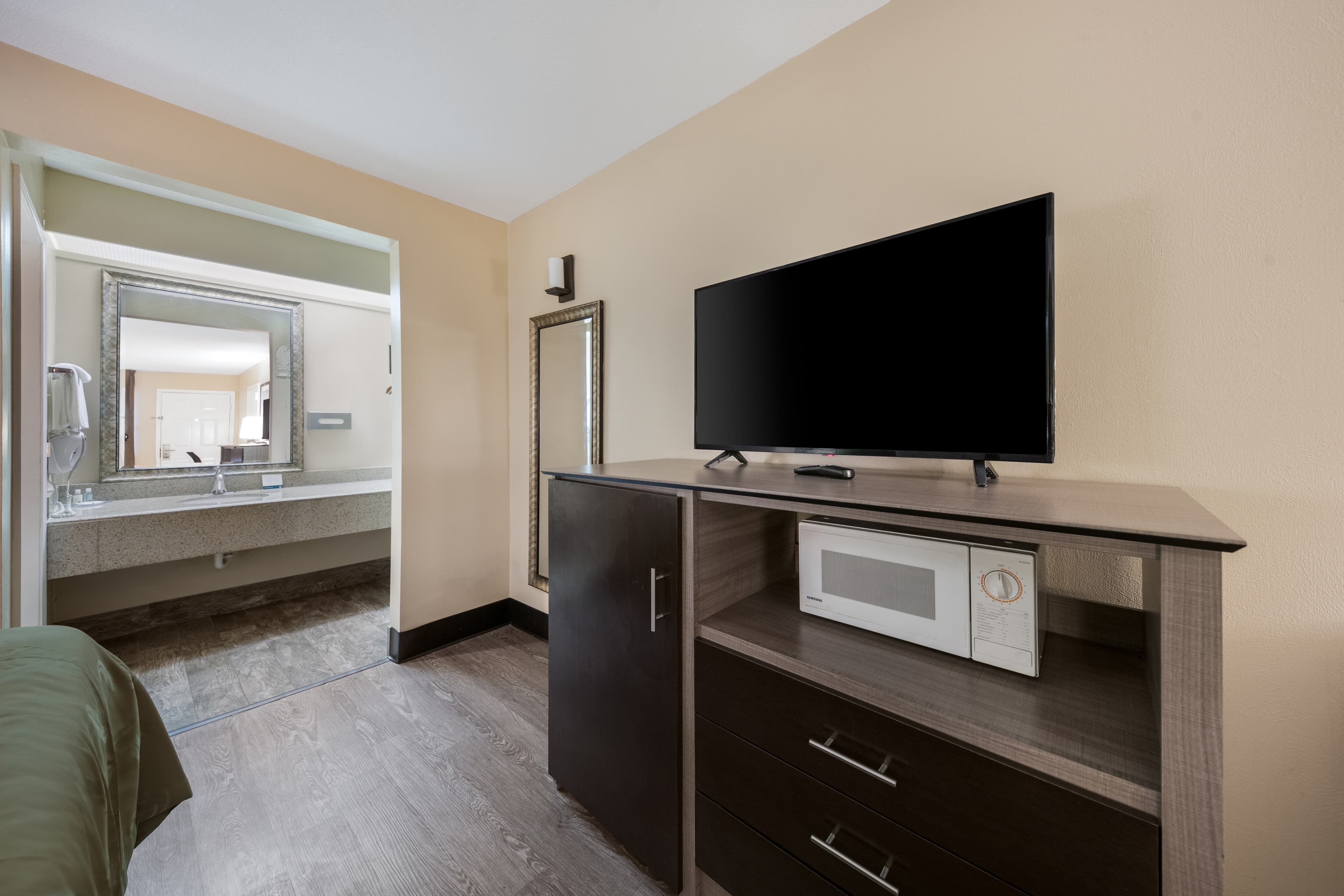 Quality Inn & Suites Garland - East Dallas — 33