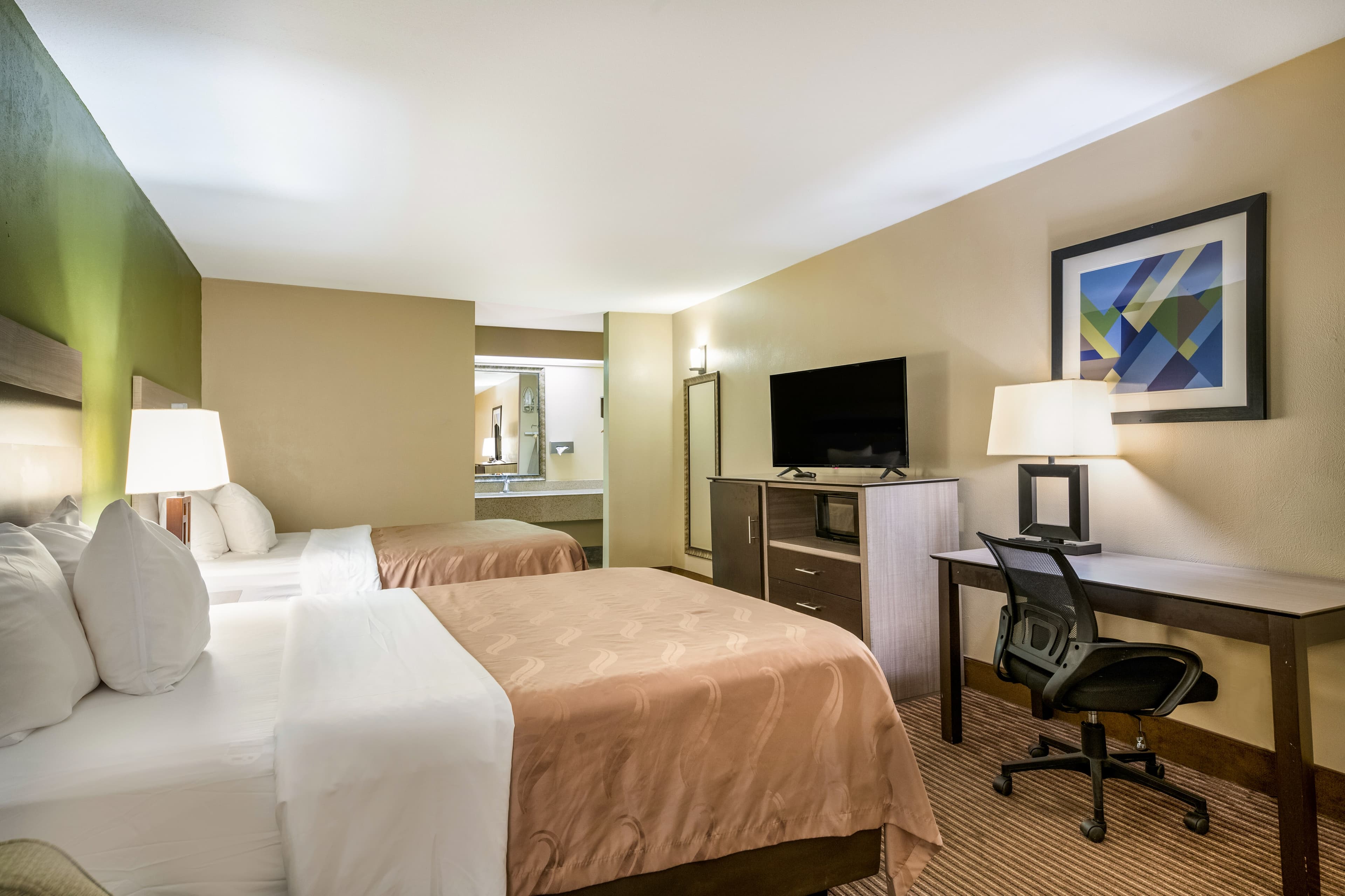 Quality Inn & Suites Garland - East Dallas - Image 4