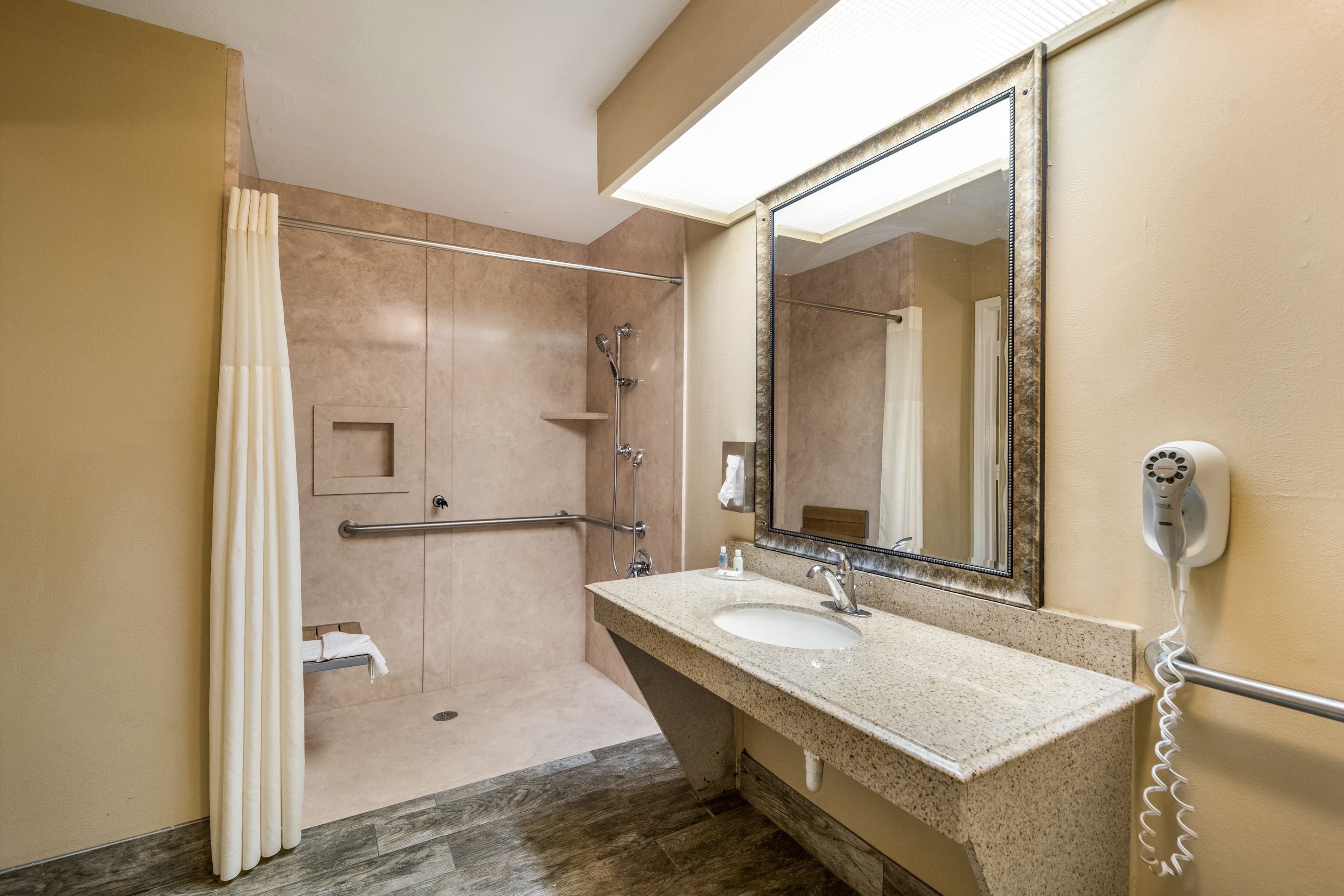 Quality Inn & Suites Garland - East Dallas — 20