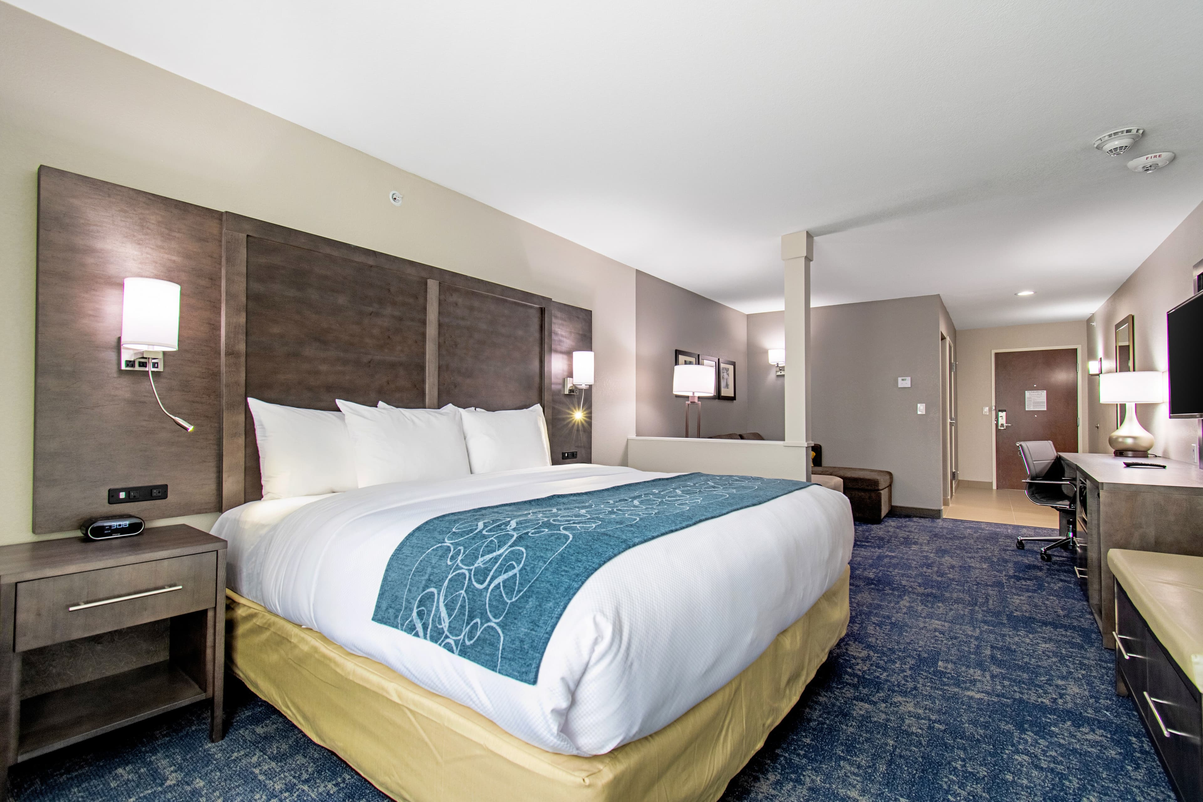 Comfort Suites Humble Houston IAH - Image 4