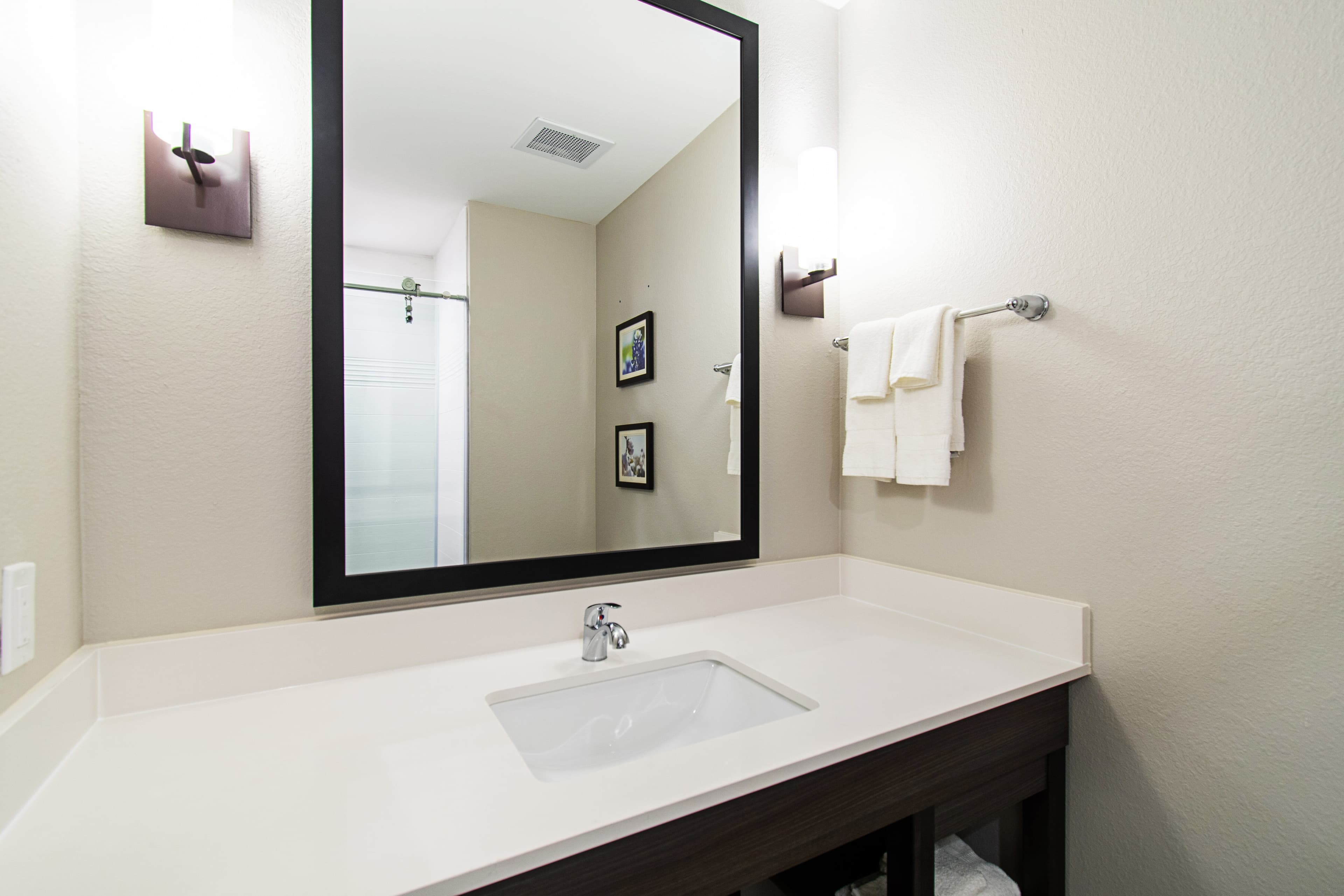 Comfort Suites Humble Houston IAH — 18