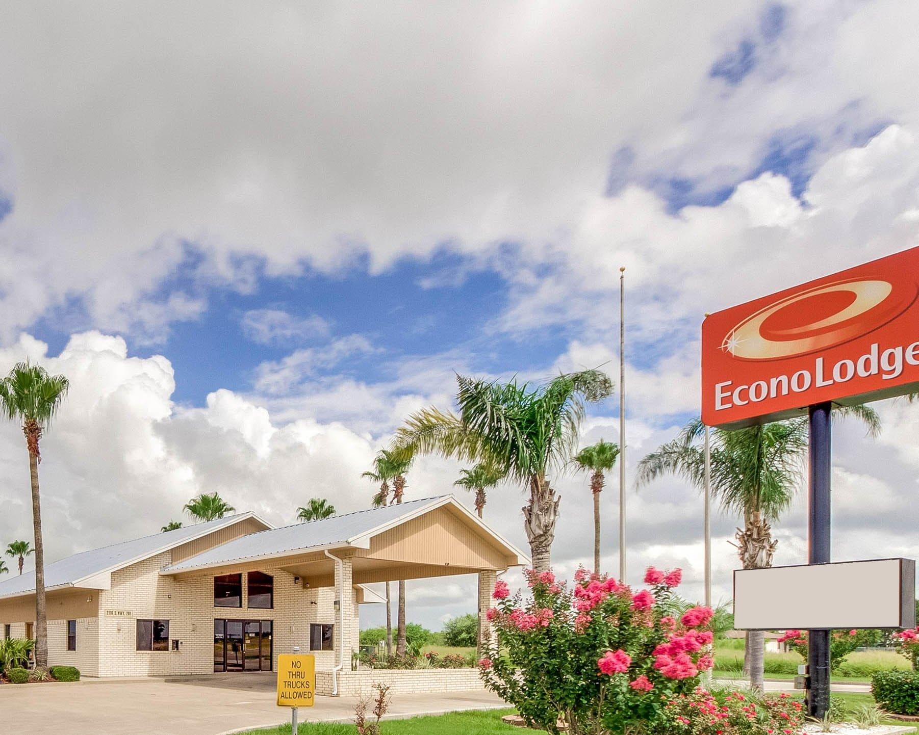 Econo Lodge Falfurrias Hwy 281 - Image 1