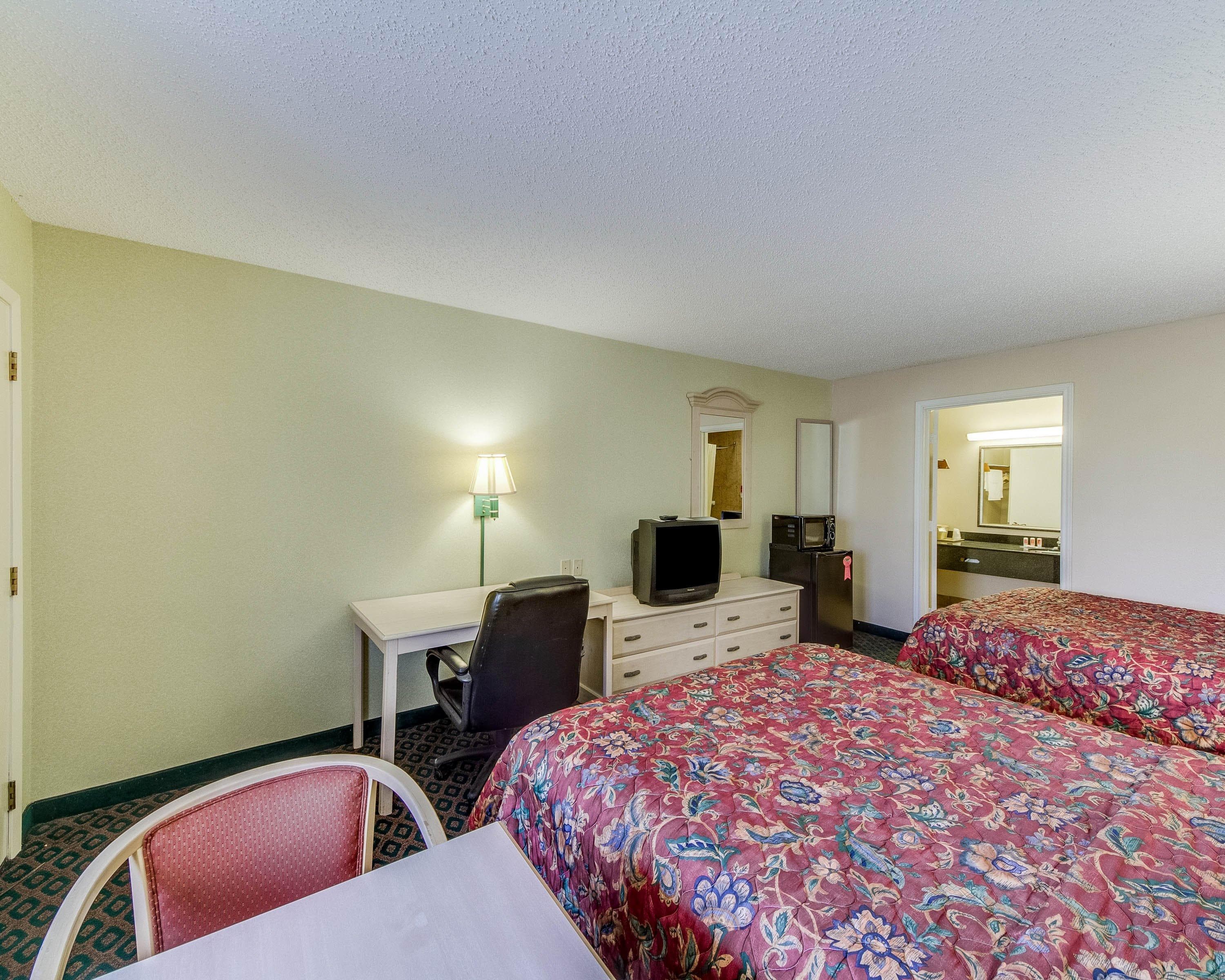 Econo Lodge Falfurrias Hwy 281 — 15