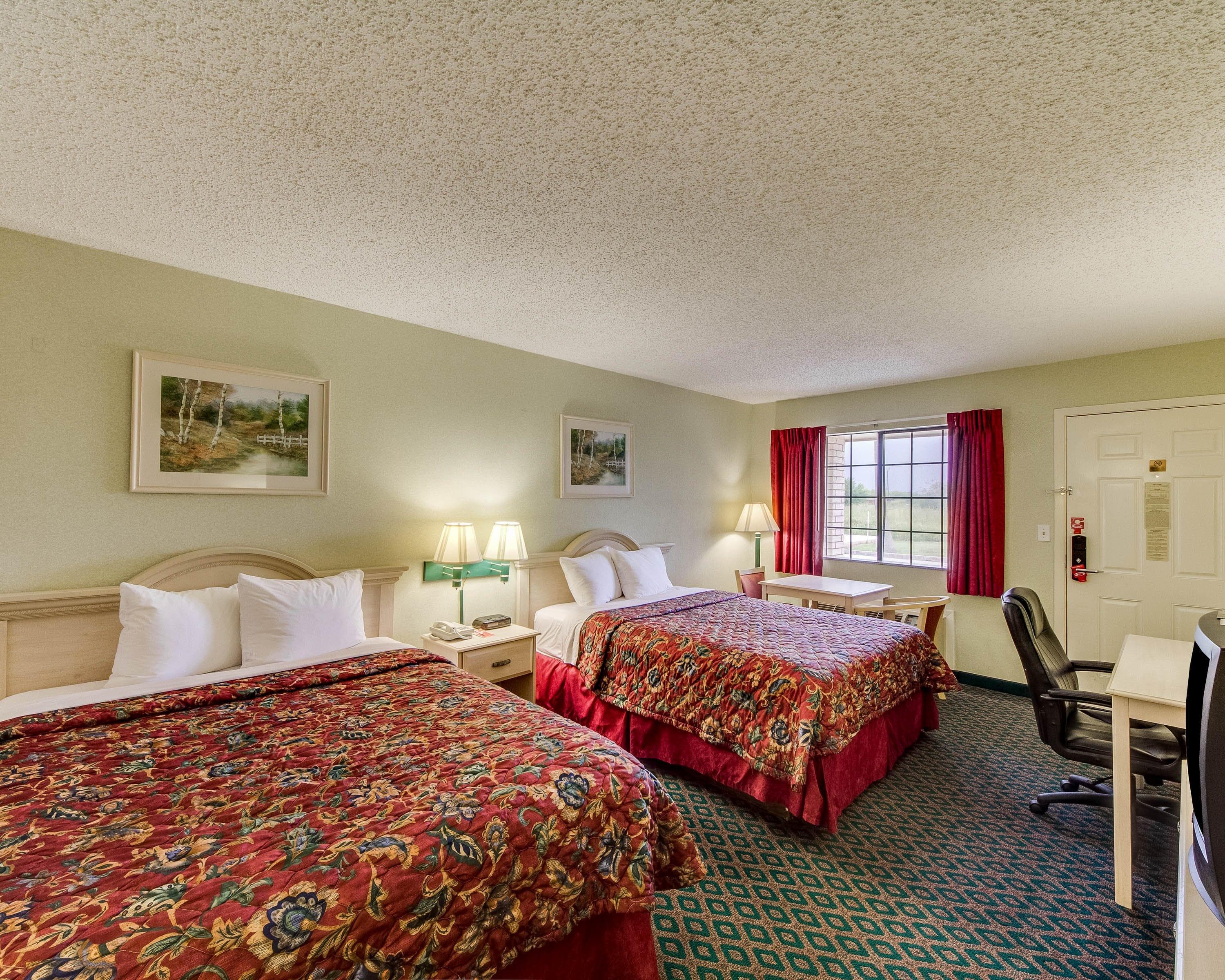 Econo Lodge Falfurrias Hwy 281 — 16