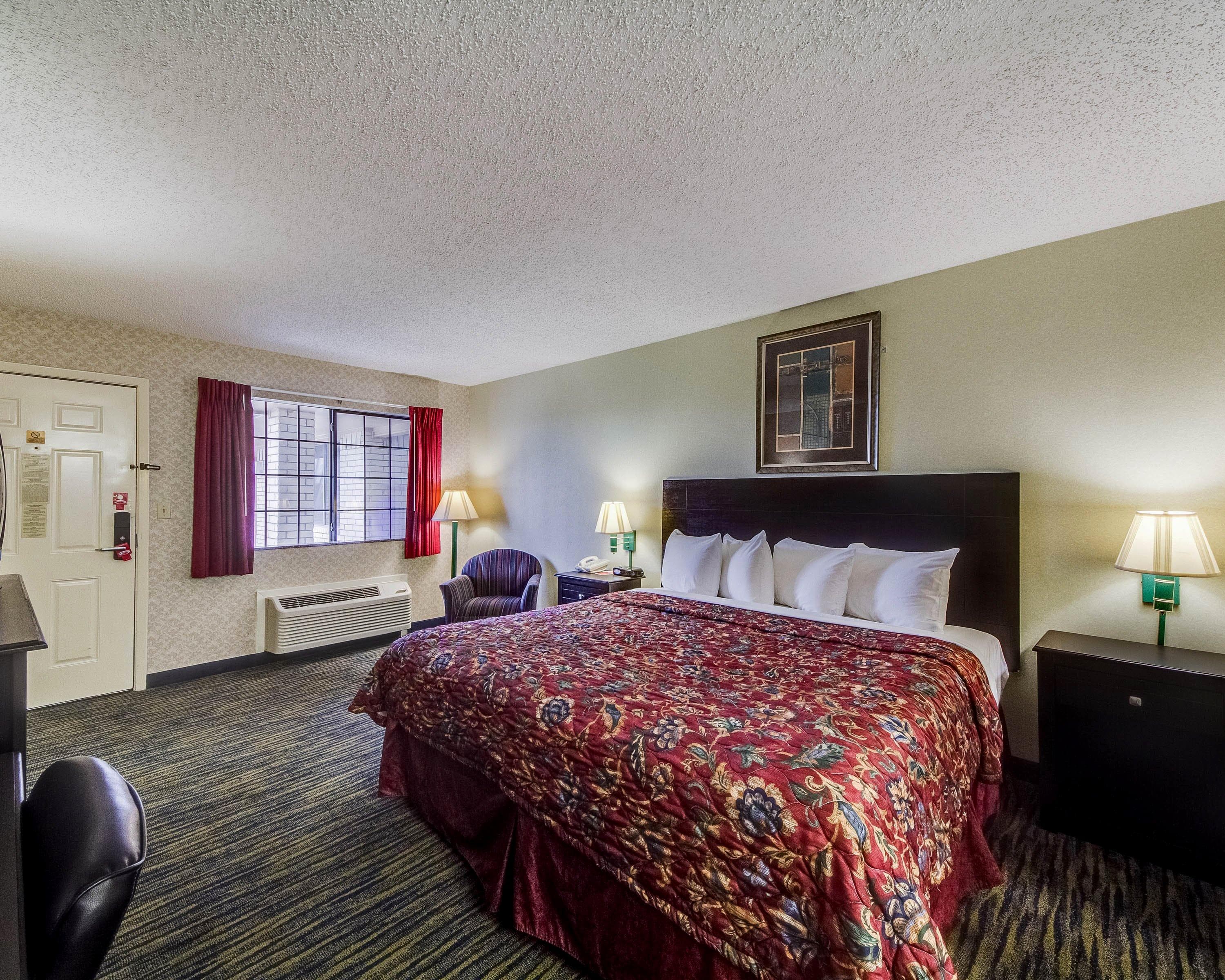 Econo Lodge Falfurrias Hwy 281 - Image 4
