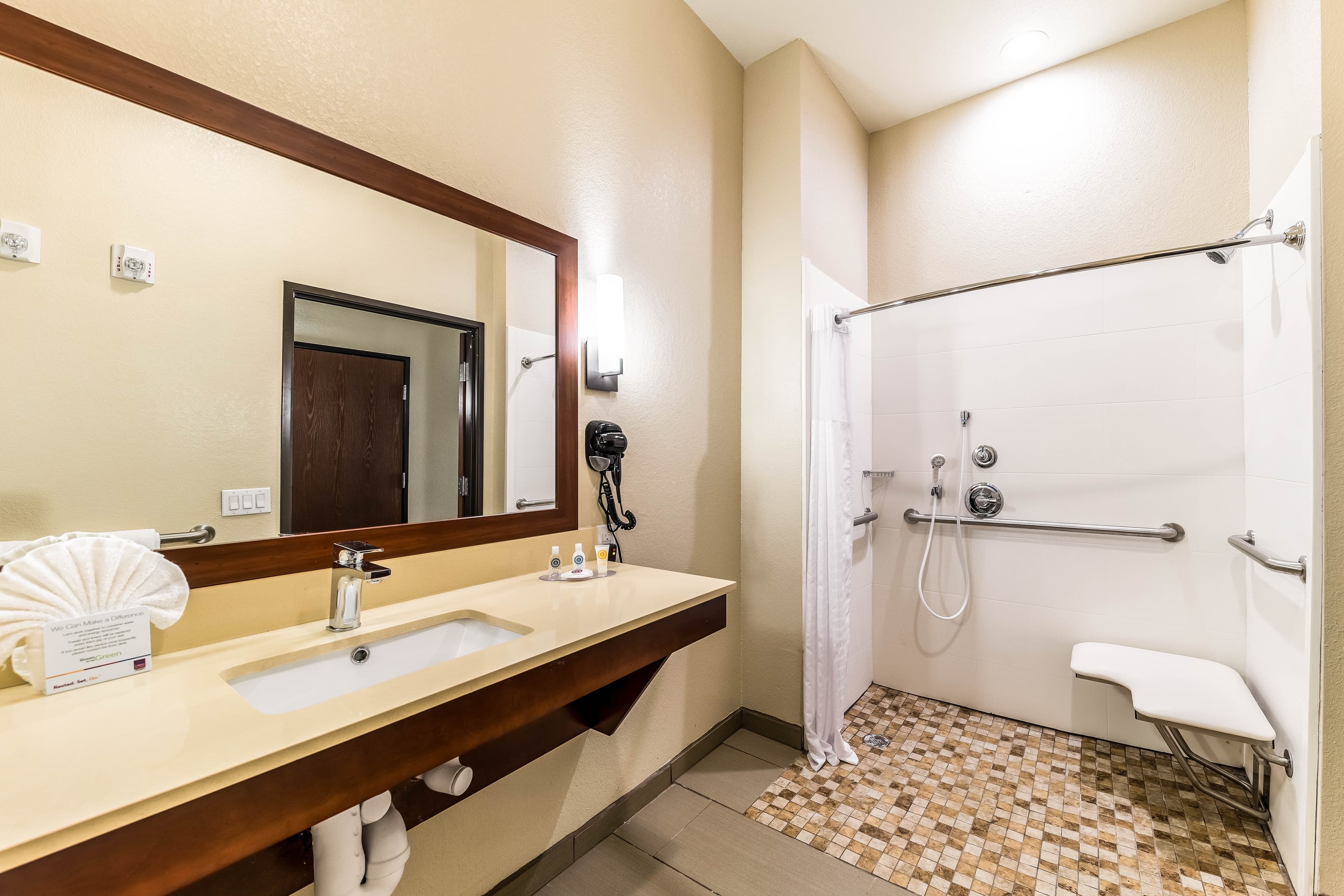 Comfort Suites Grand Prairie - Arlington North — 10