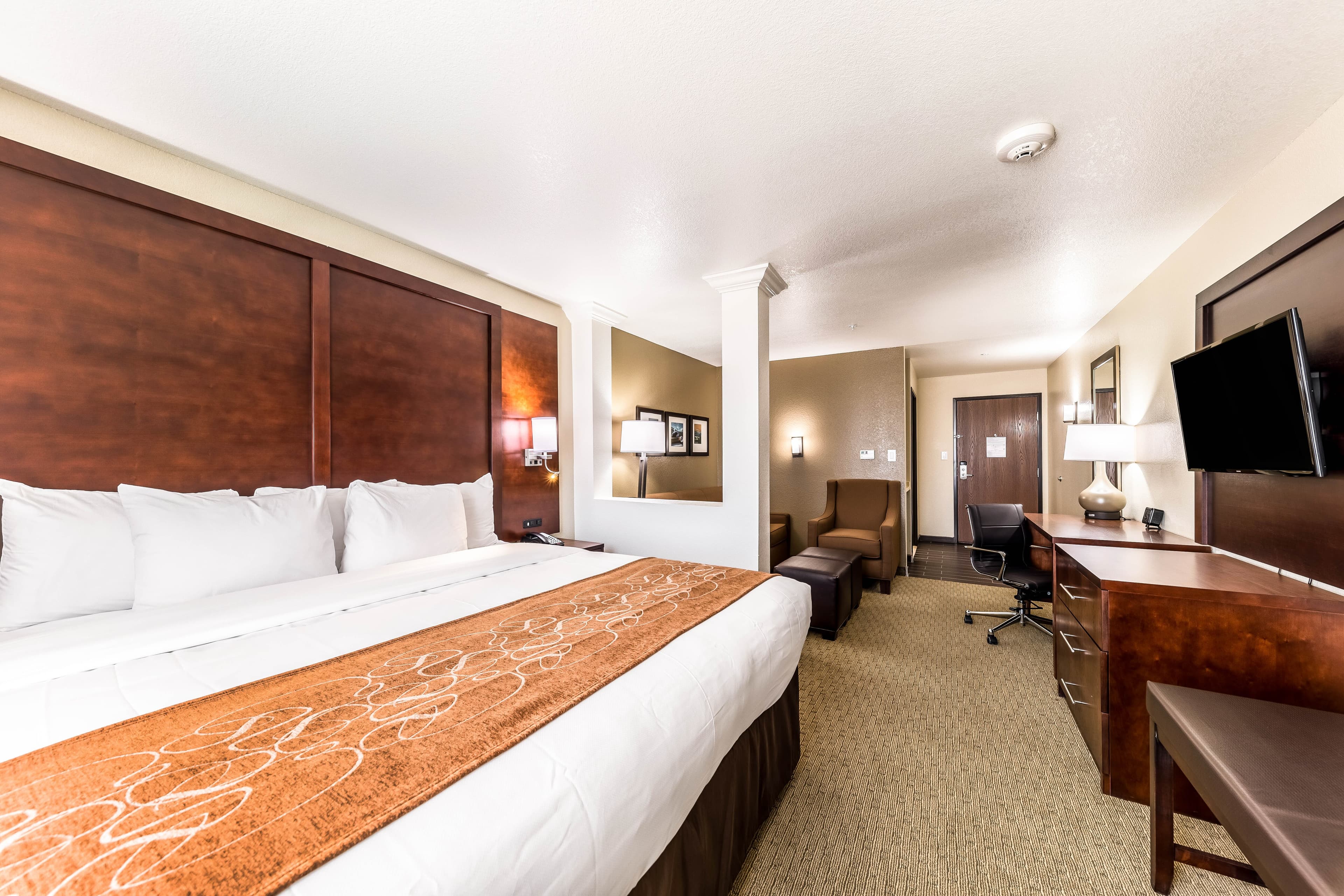 Comfort Suites Grand Prairie - Arlington North - Image 4